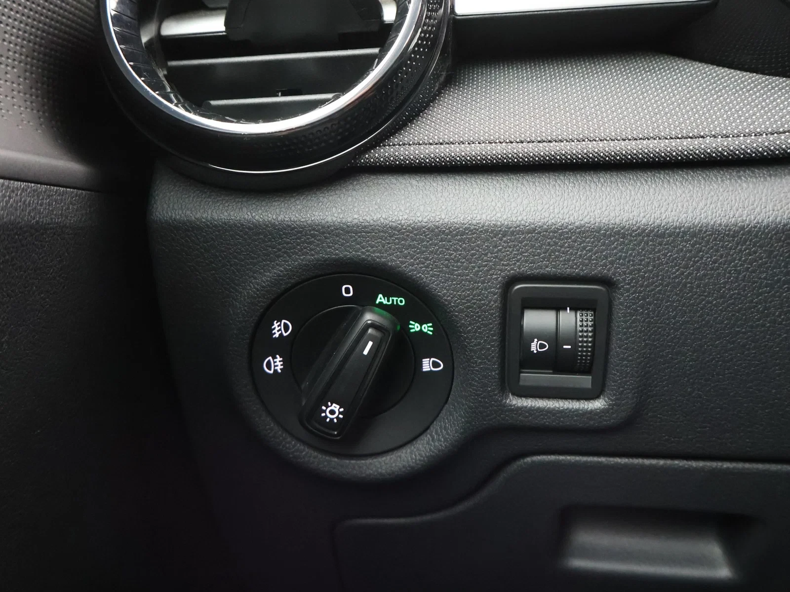 Škoda Fabia Fabia 1.0i Selection *APP CONNECT*PDC*ZETELVERWARMING*DIGITAL DASHBOARD*...