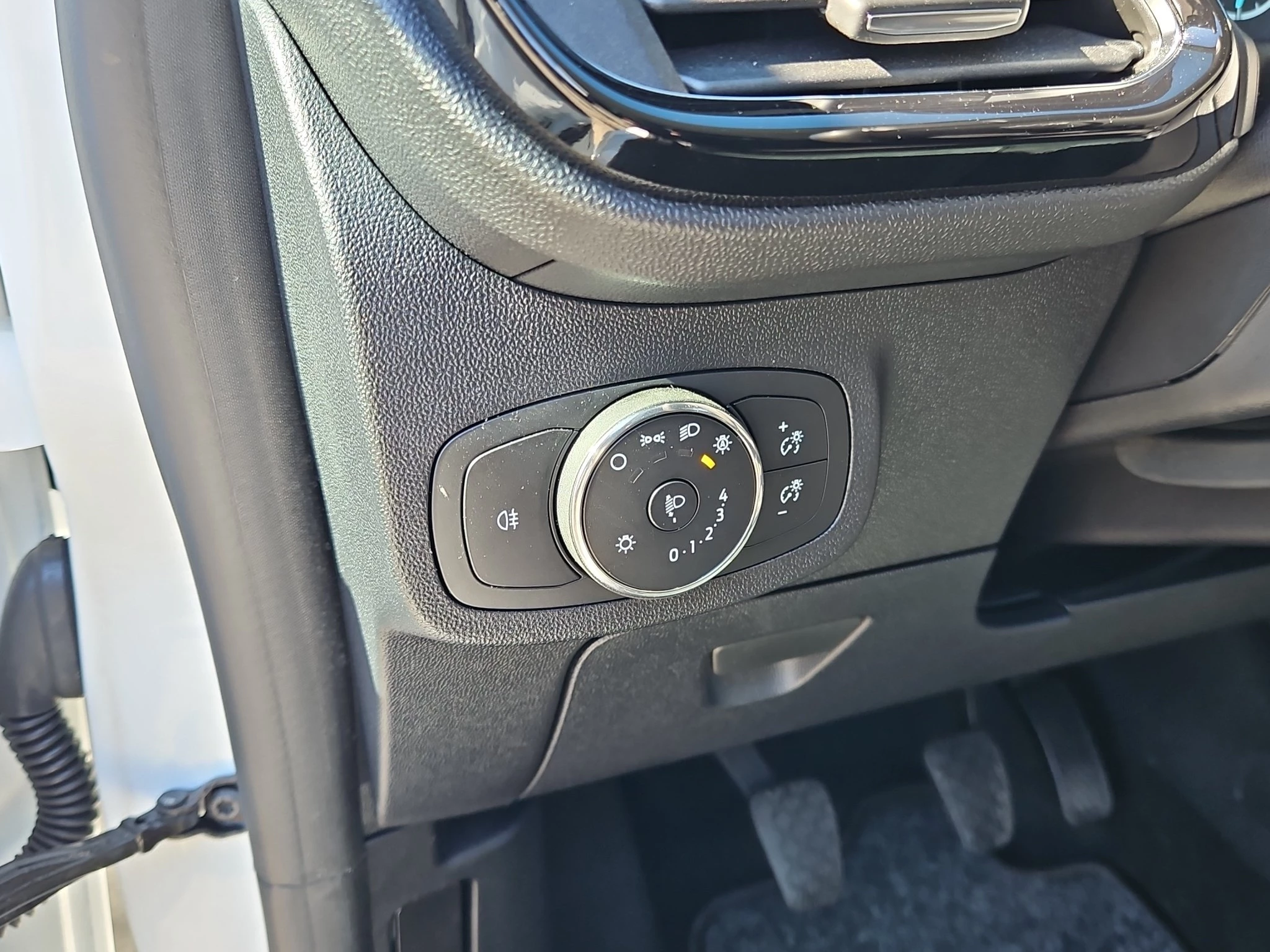 Ford Fiesta Titanium LED | KLIMAAUTOMATIK | PDC | BT