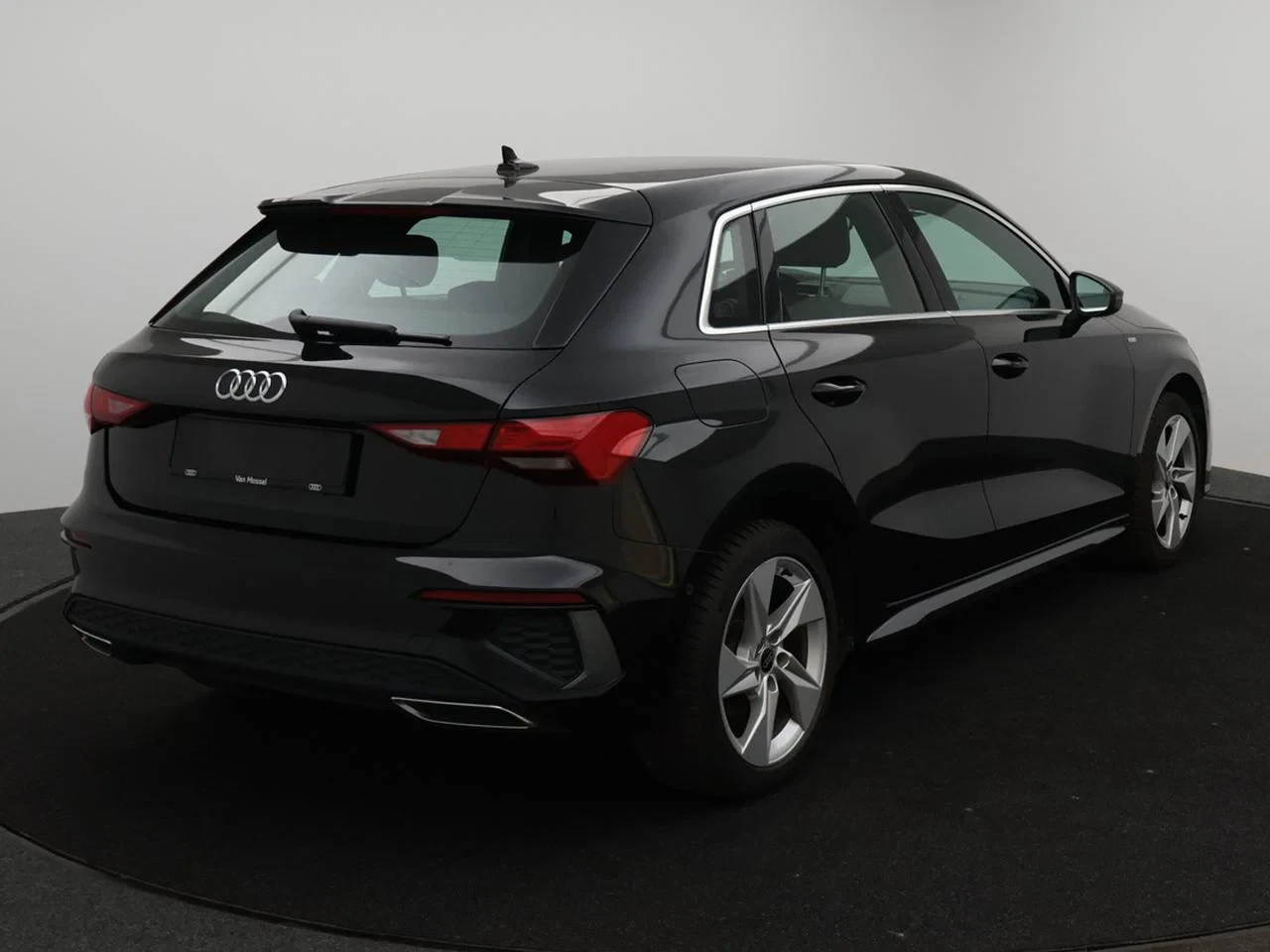 Audi A3 Sportback PHEV Audi A3 Sportback PHEV S line 40TFSIe 204PK *AUTOMAAT*LEDER*PDC*ACC*VIRTUAL COCKPIT*NAVI*APP-CONNECT*AIRCO*...*