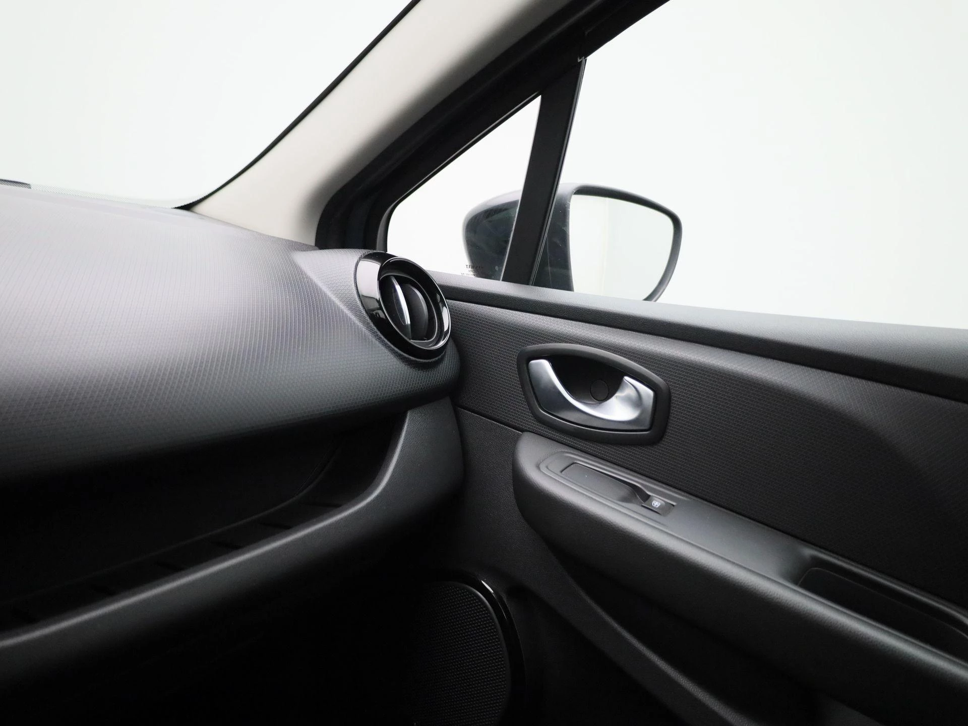 Renault-Clio-image-21