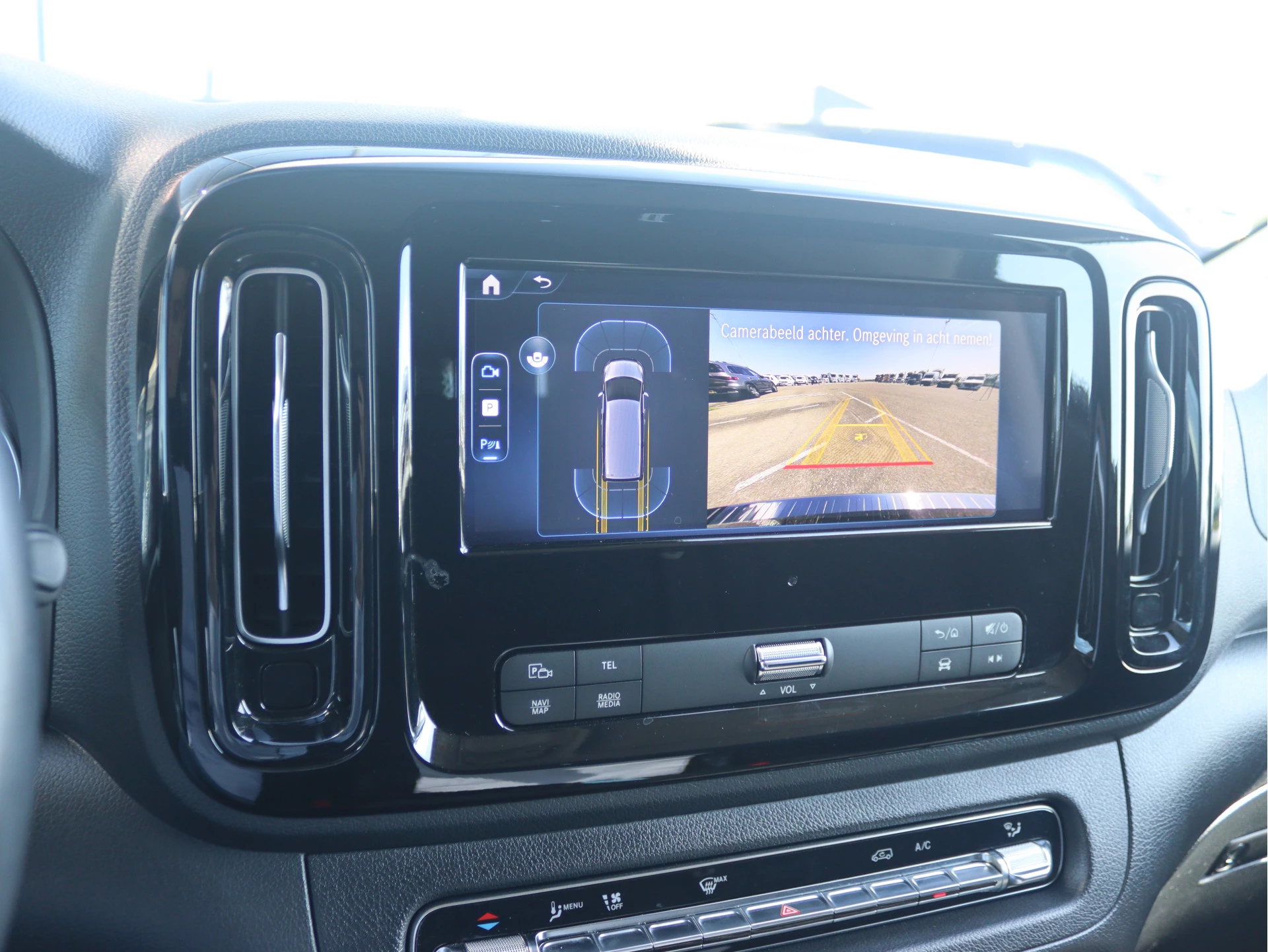Mercedes-Benz-Vito-image-9