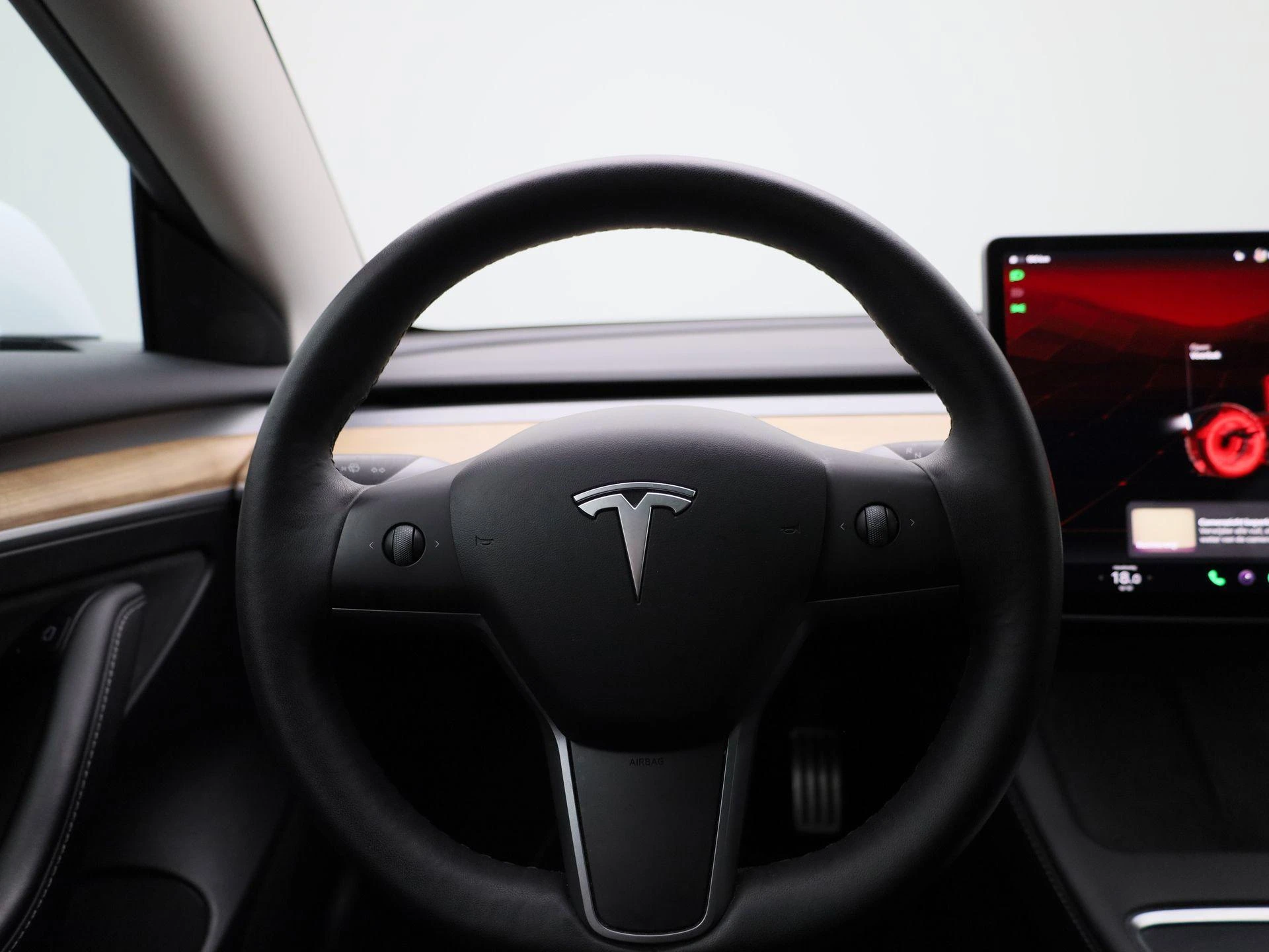 Tesla-Model 3-image-6