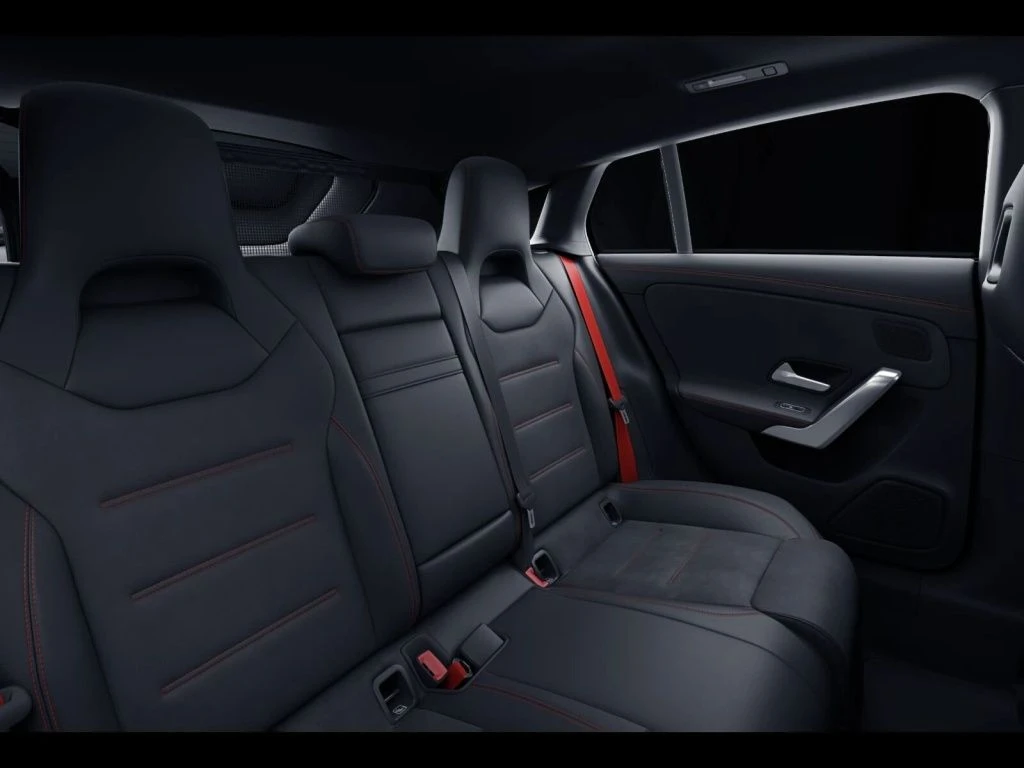 Mercedes-AMG-CLA 35 AMG-image-10