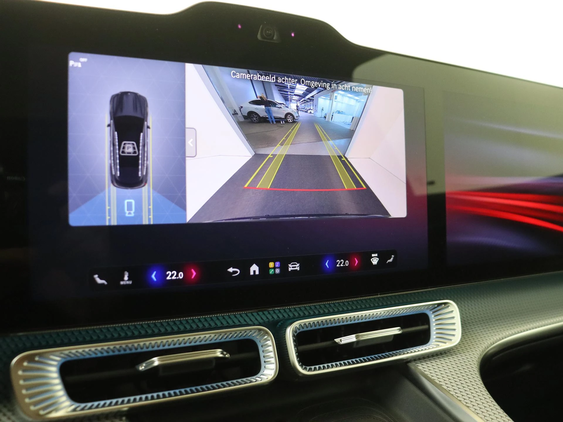 Mercedes-Benz-GLC-image-18
