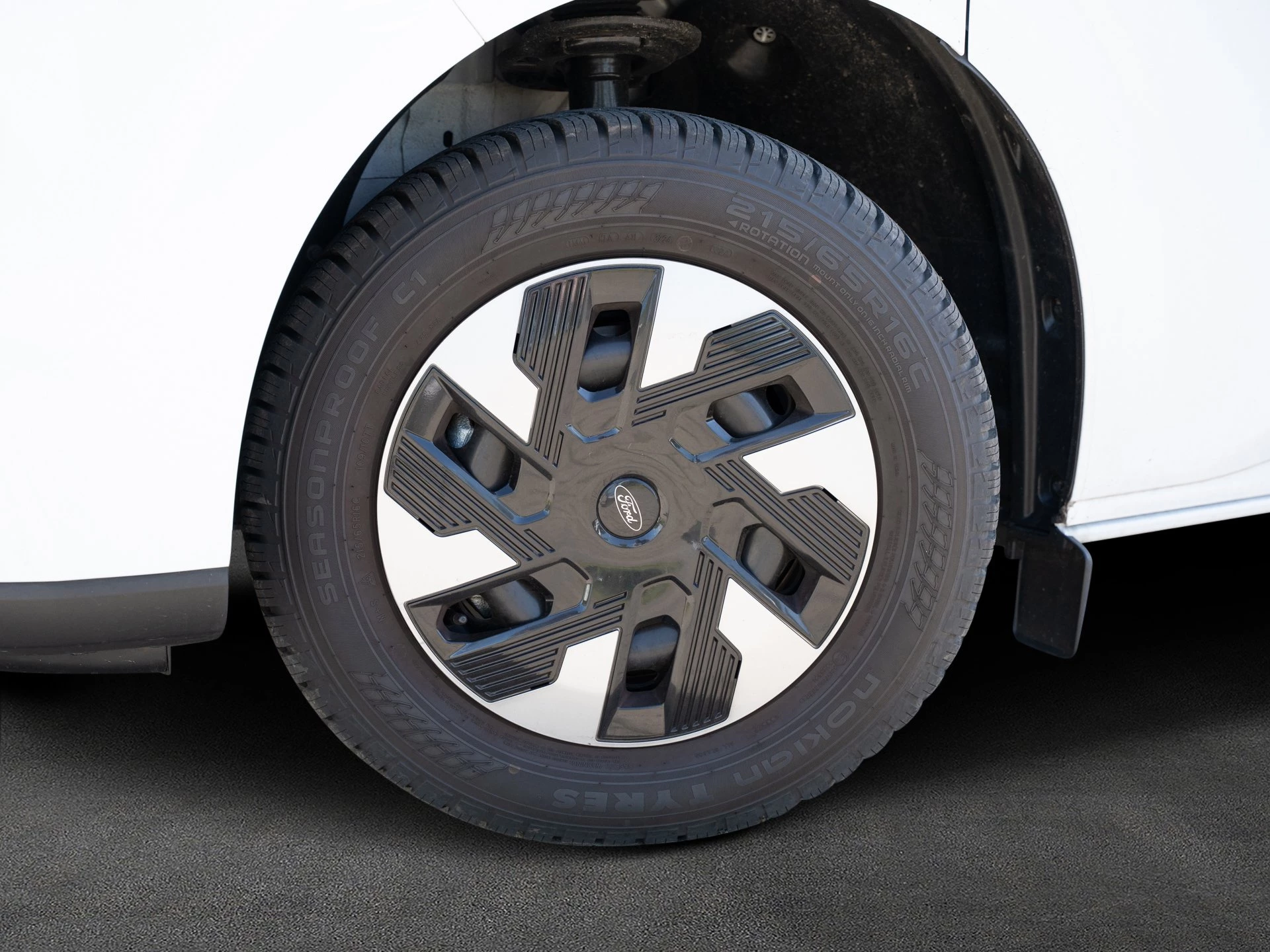 Ford-Transit Custom-image-4