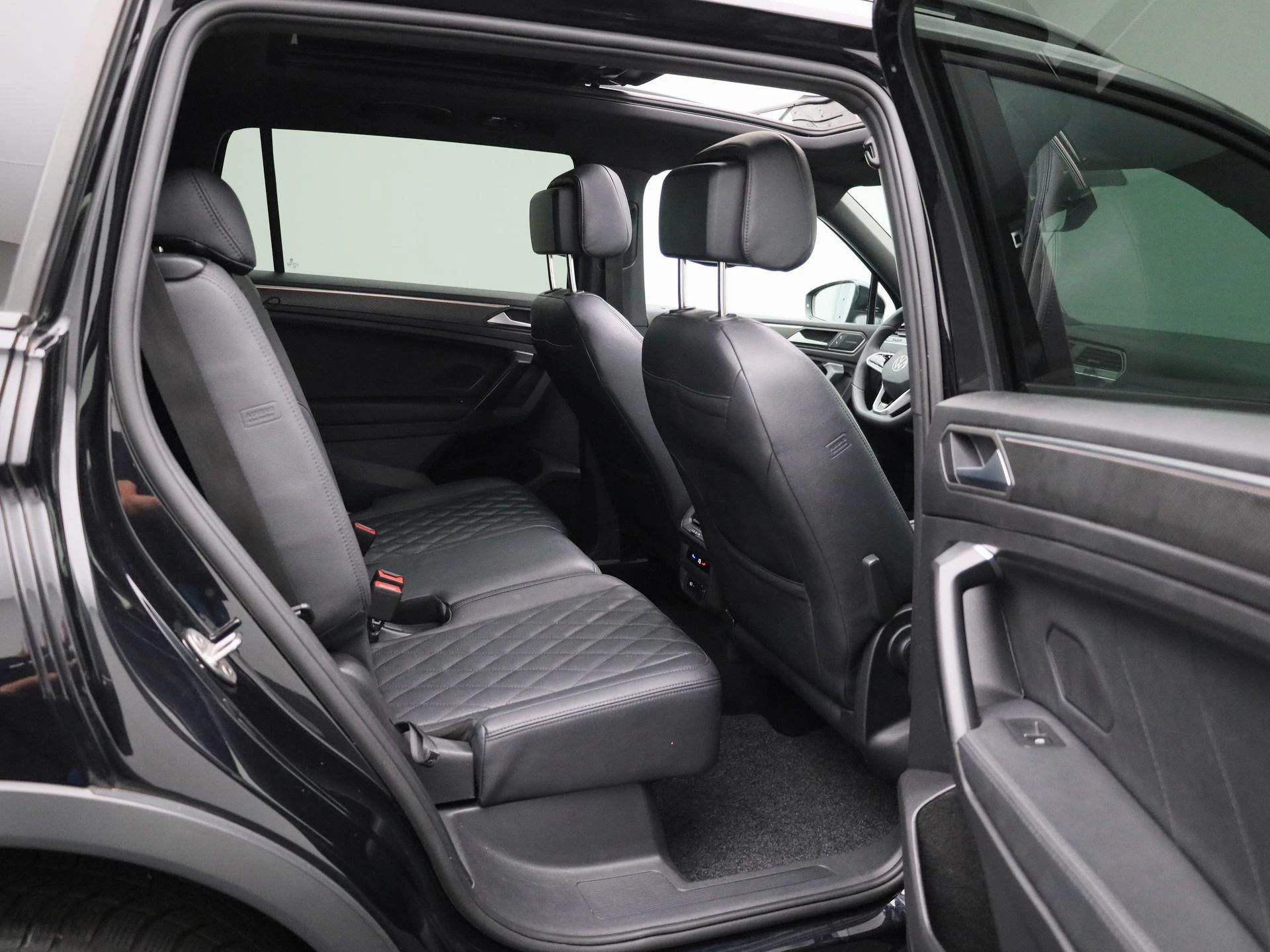 Volkswagen Tiguan Allspace 1.5 TSI R-Line Business+