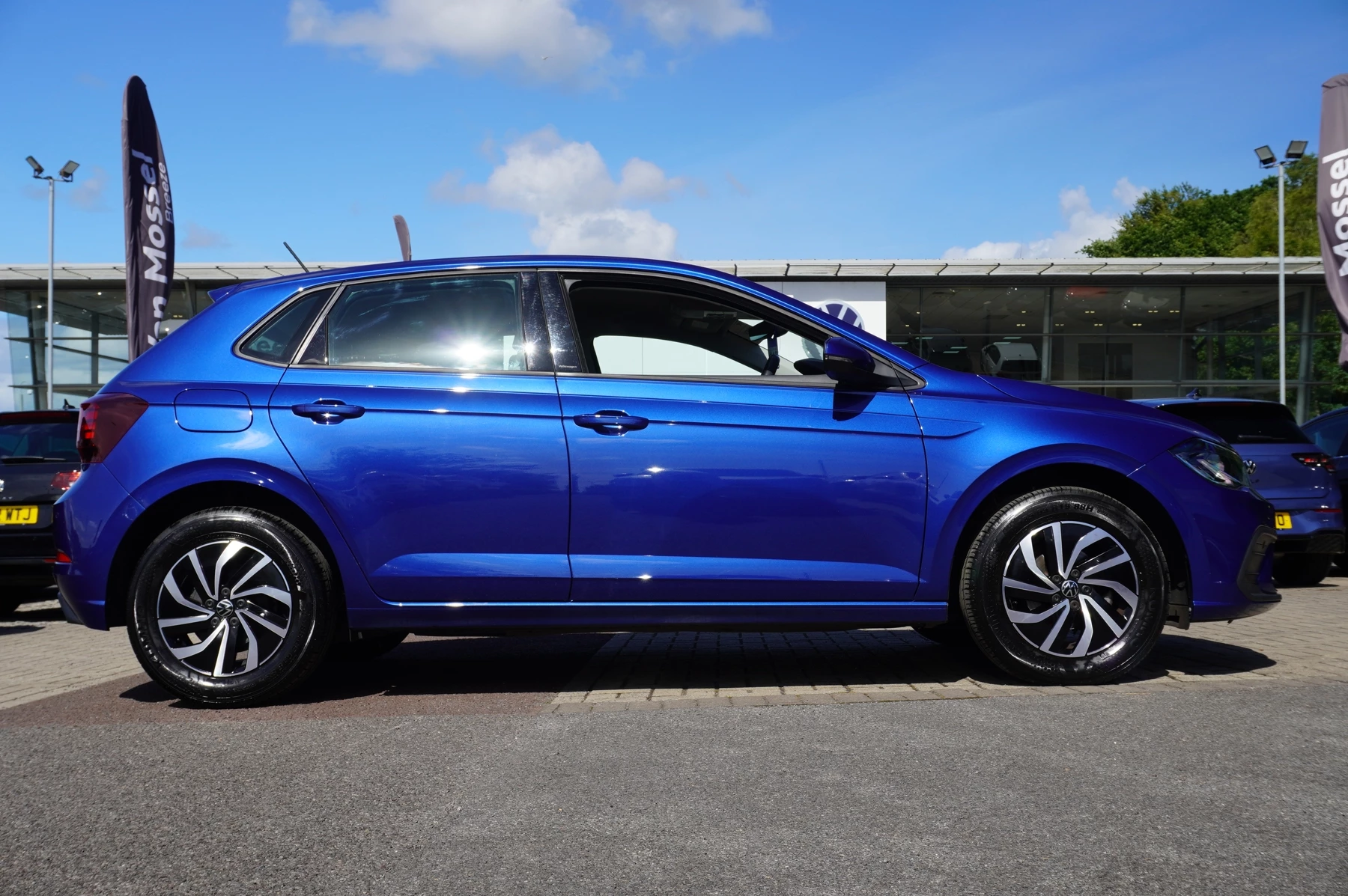Volkswagen-Polo-image-3