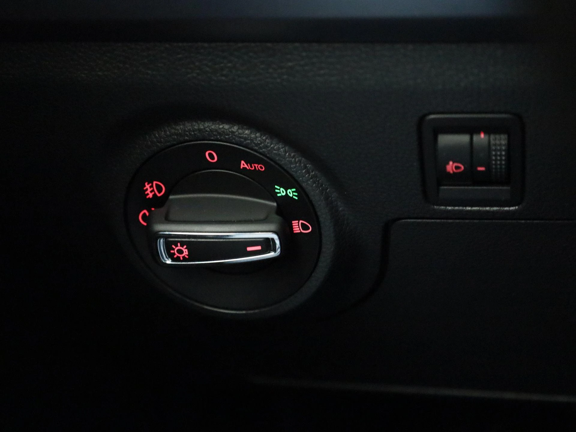 SEAT-Arona-image-23