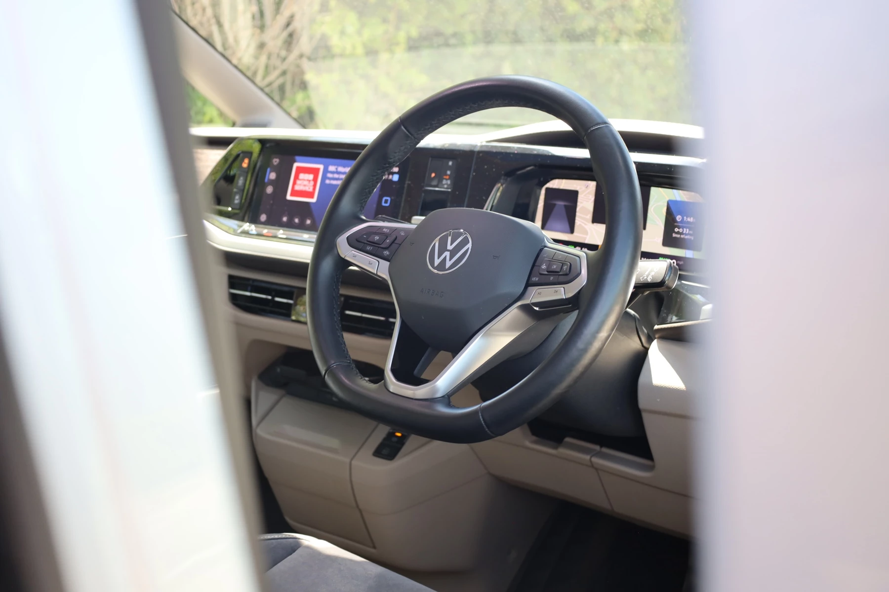 Volkswagen-Multivan-image-16