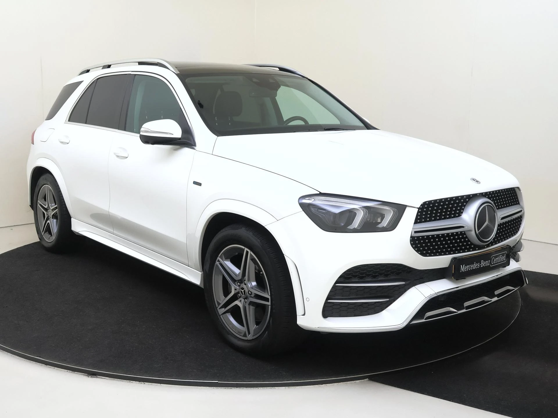 Mercedes-Benz-GLE-image-1