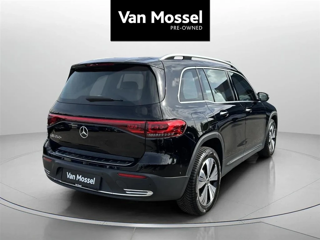Mercedes-Benz-EQB-image-4