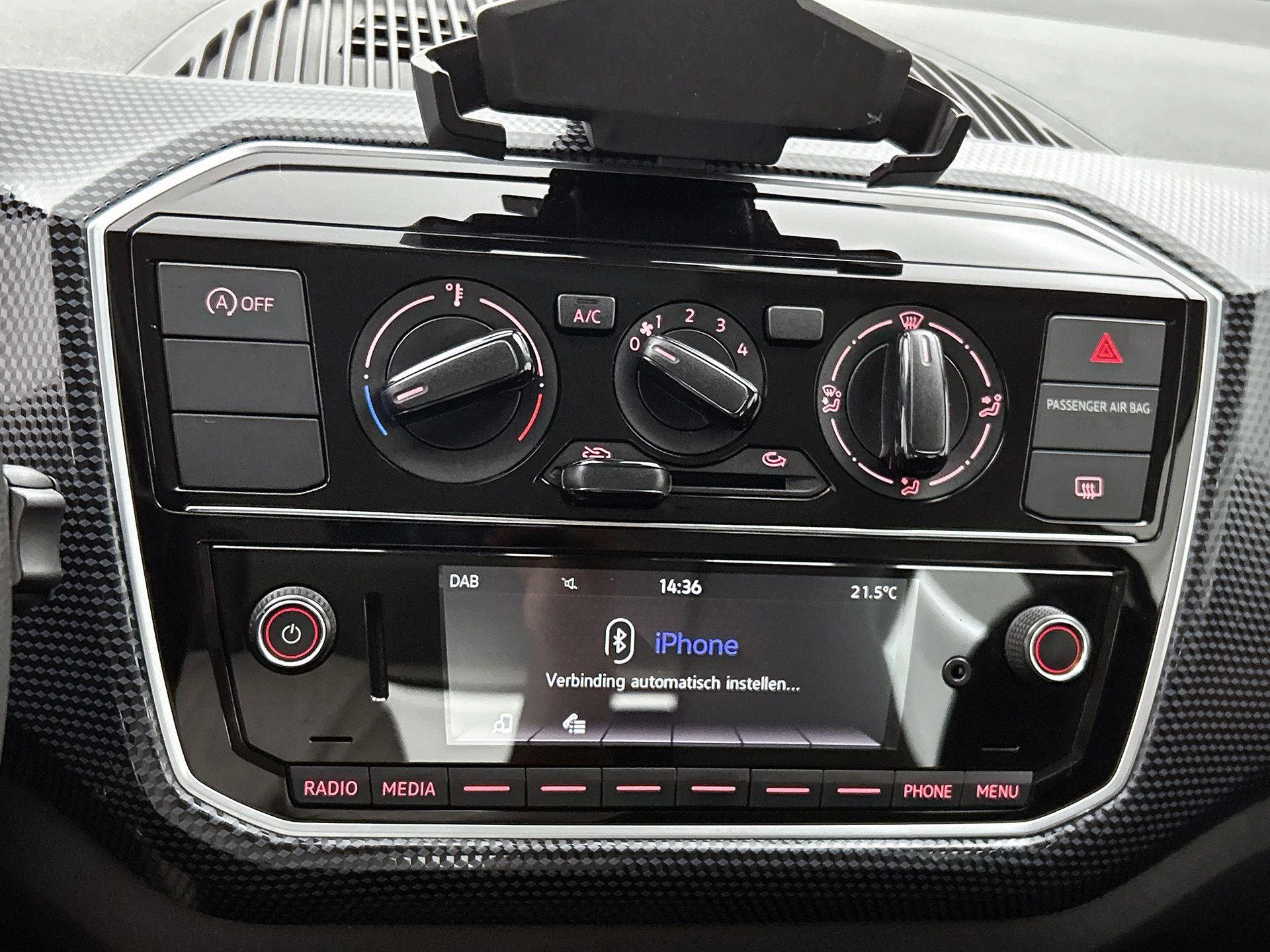 Volkswagen-up!-image-13