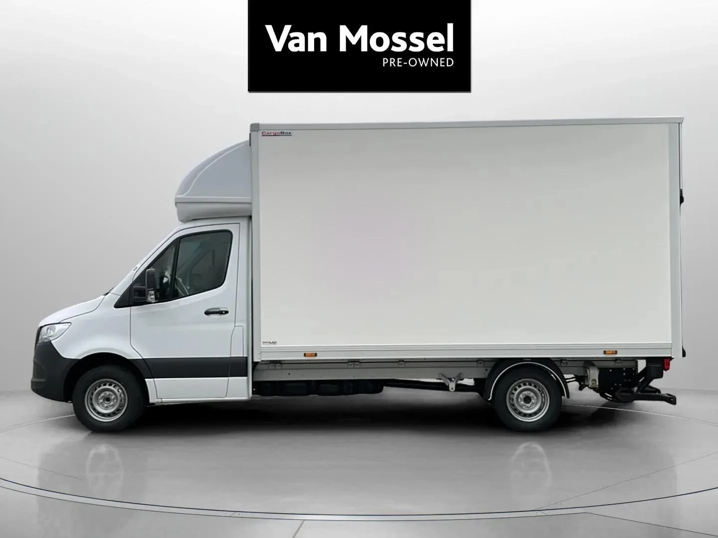 Mercedes-Benz-Sprinter-image-1
