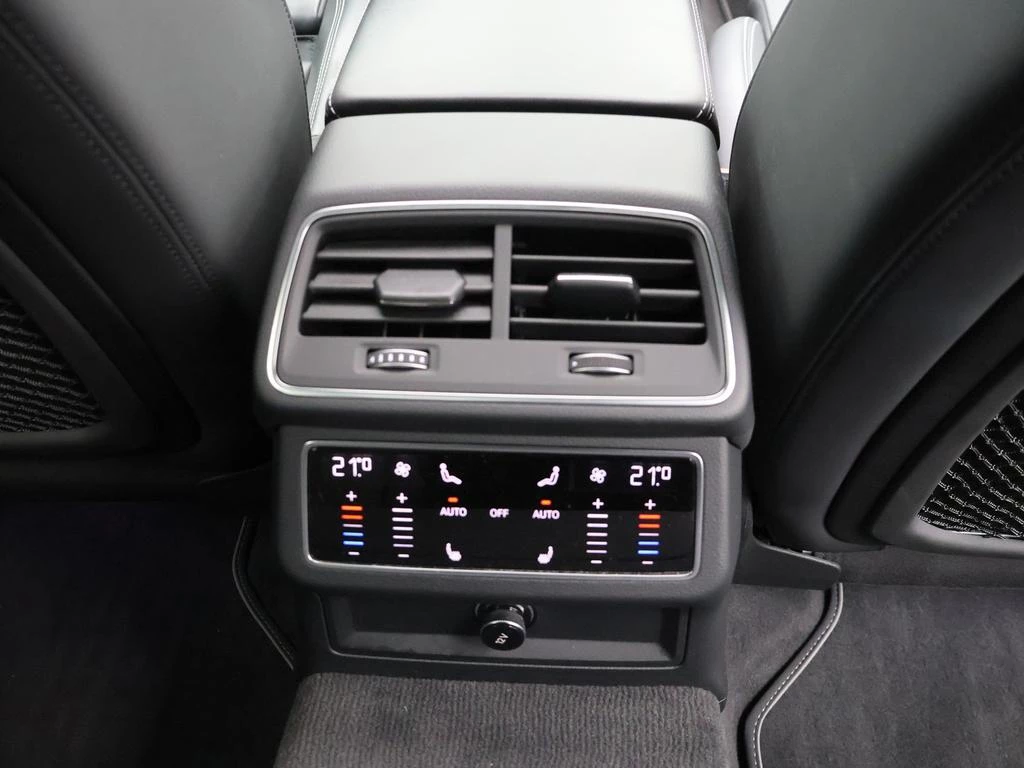 Audi A6 Avant PHEV Audi A6 Avant Business Edition Sport PHEV 50TFSI e QUATTRO 299PK *AUTOMAAT*PANODAK*LEDER*CAMERA*PDC*ACC*APP-CONNECT*...*