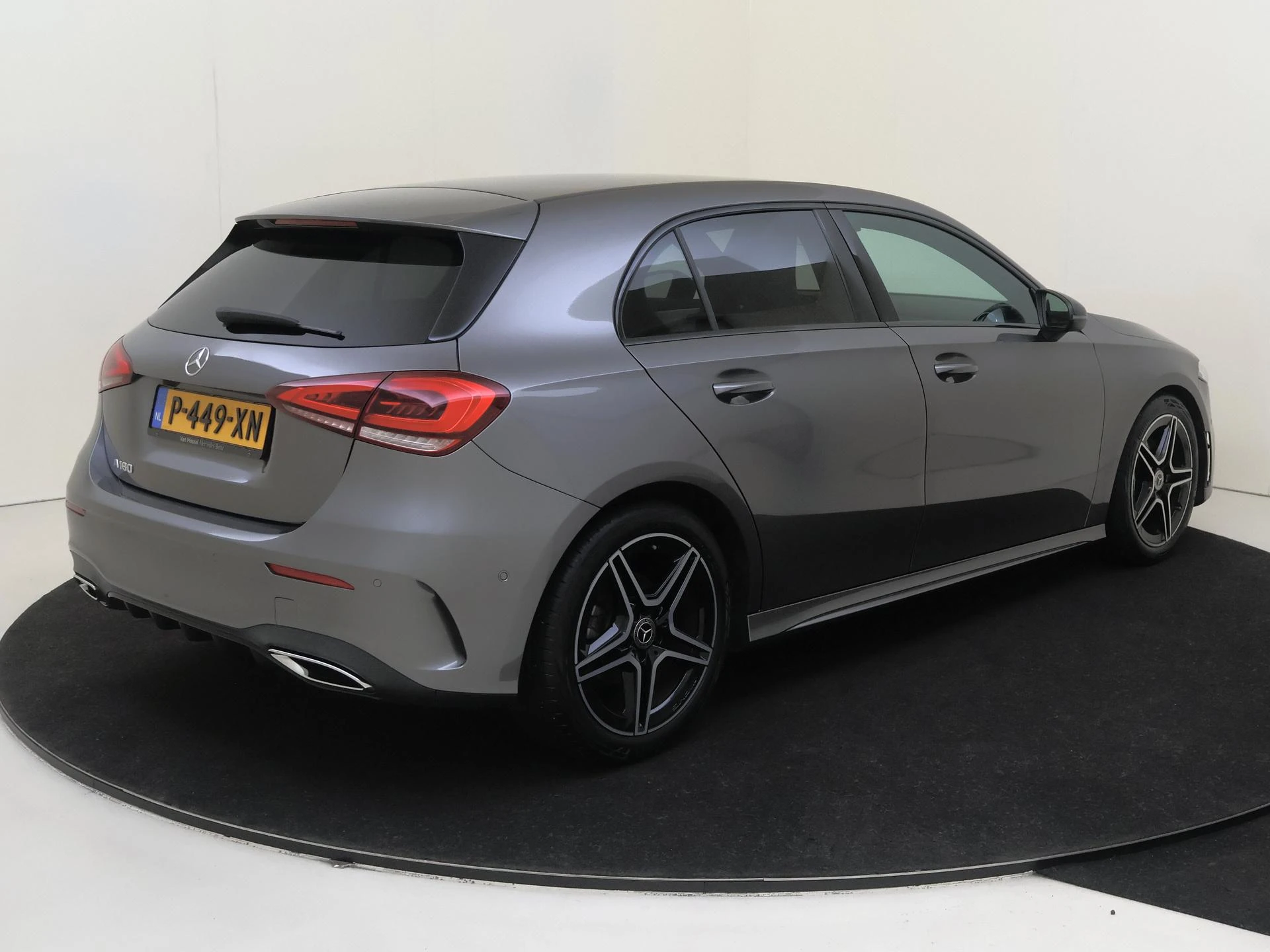 Mercedes-Benz-A-Klasse-image-3