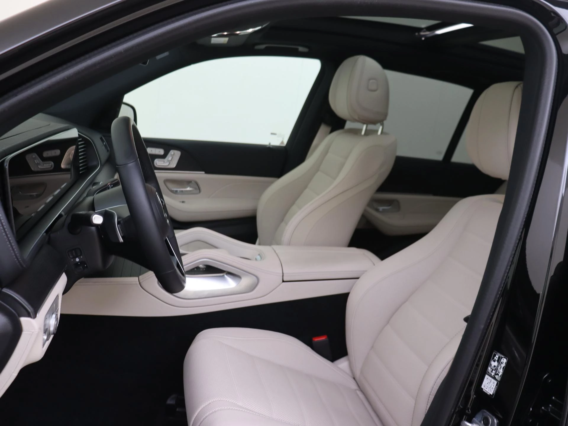 Mercedes-Benz-GLE-image-10