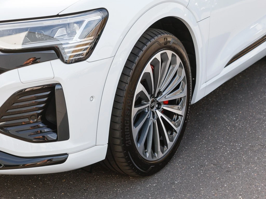 Audi-Q8 e-tron-image-22