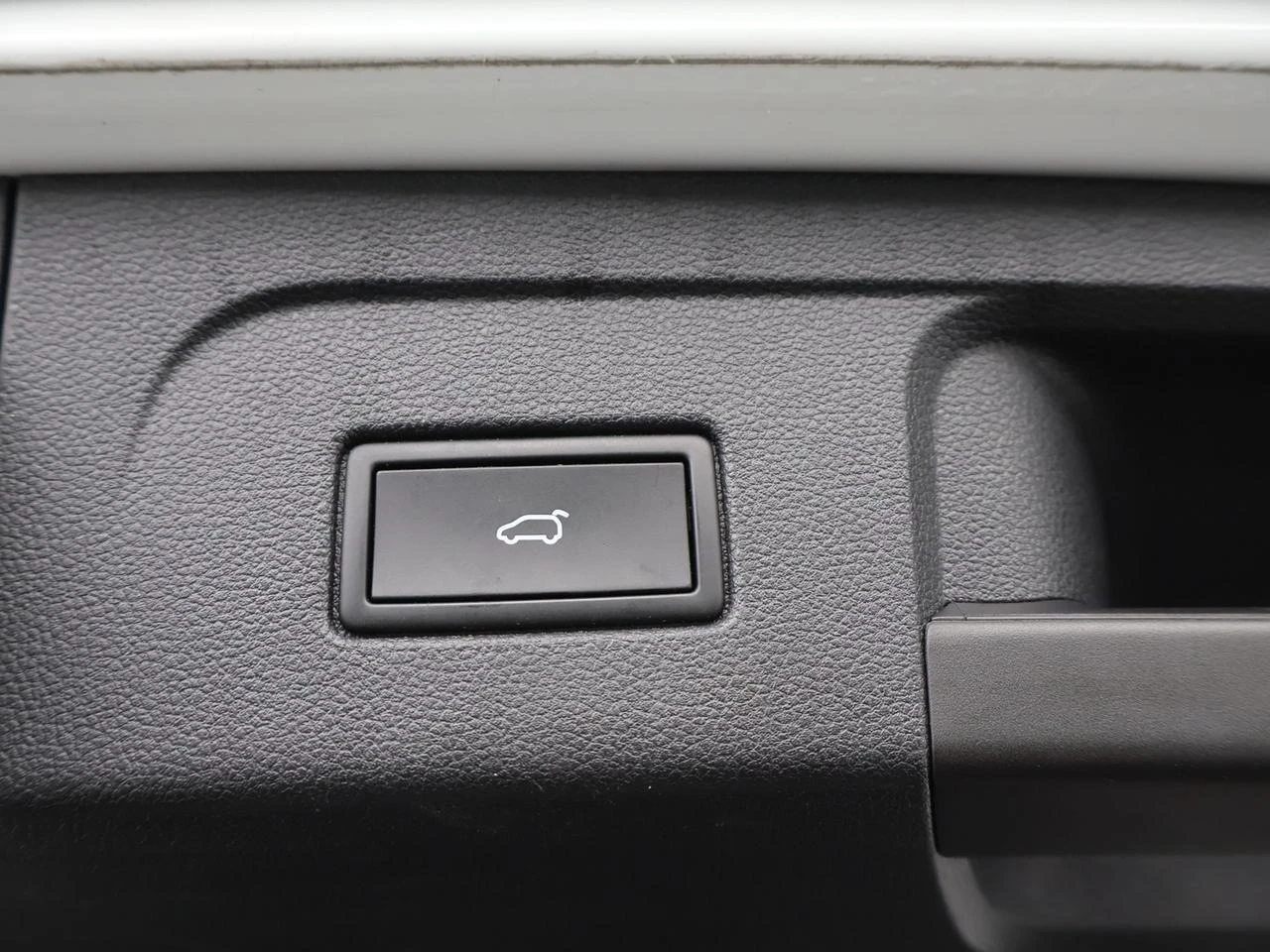 Volkswagen-Touran-image-4