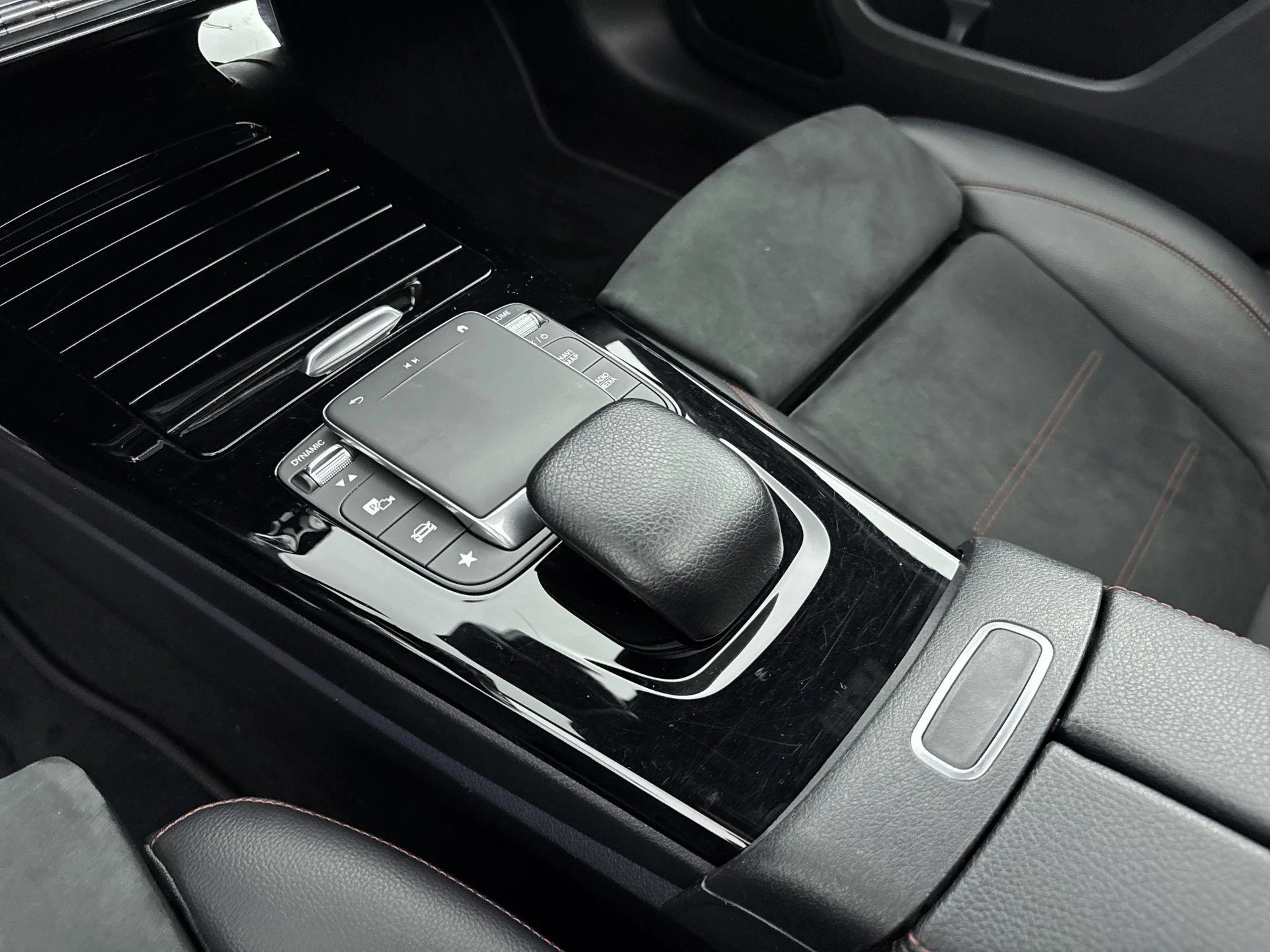 Mercedes-Benz-A-Klasse-image-13