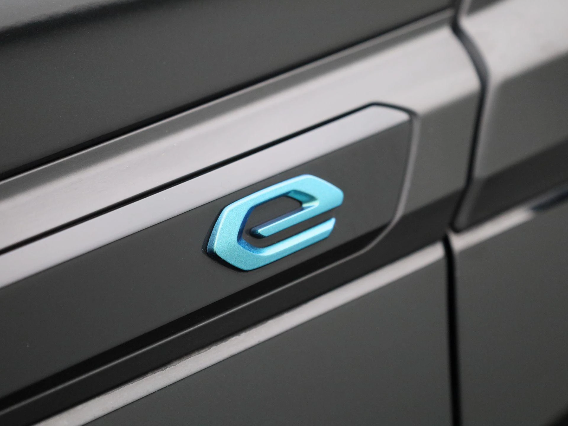 Peugeot e-2008 EV Active 50 kWh