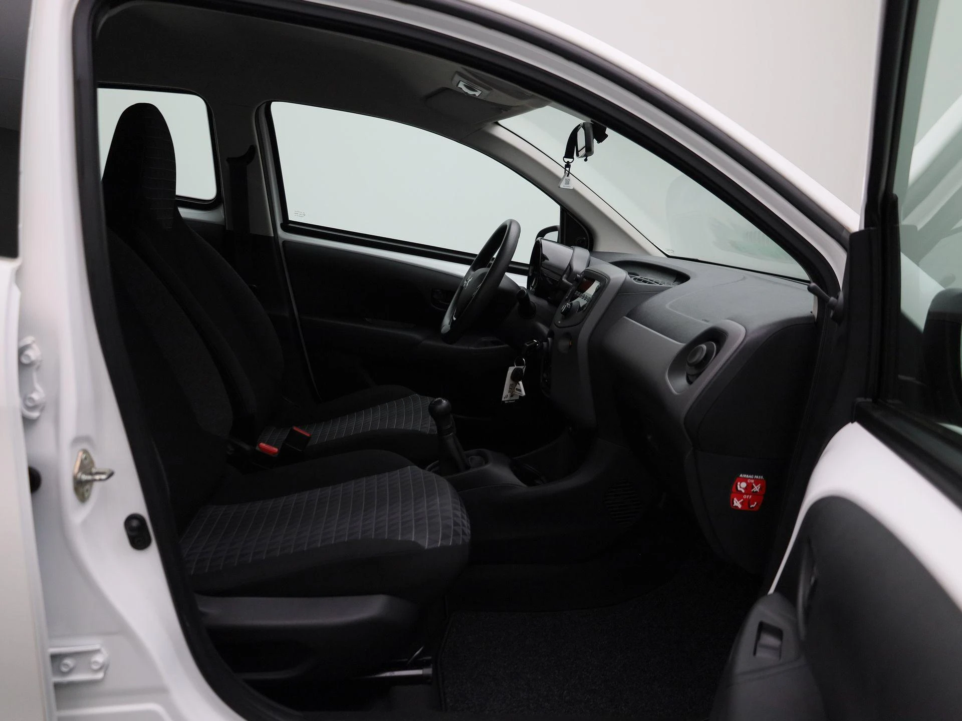 Peugeot-108-image-27