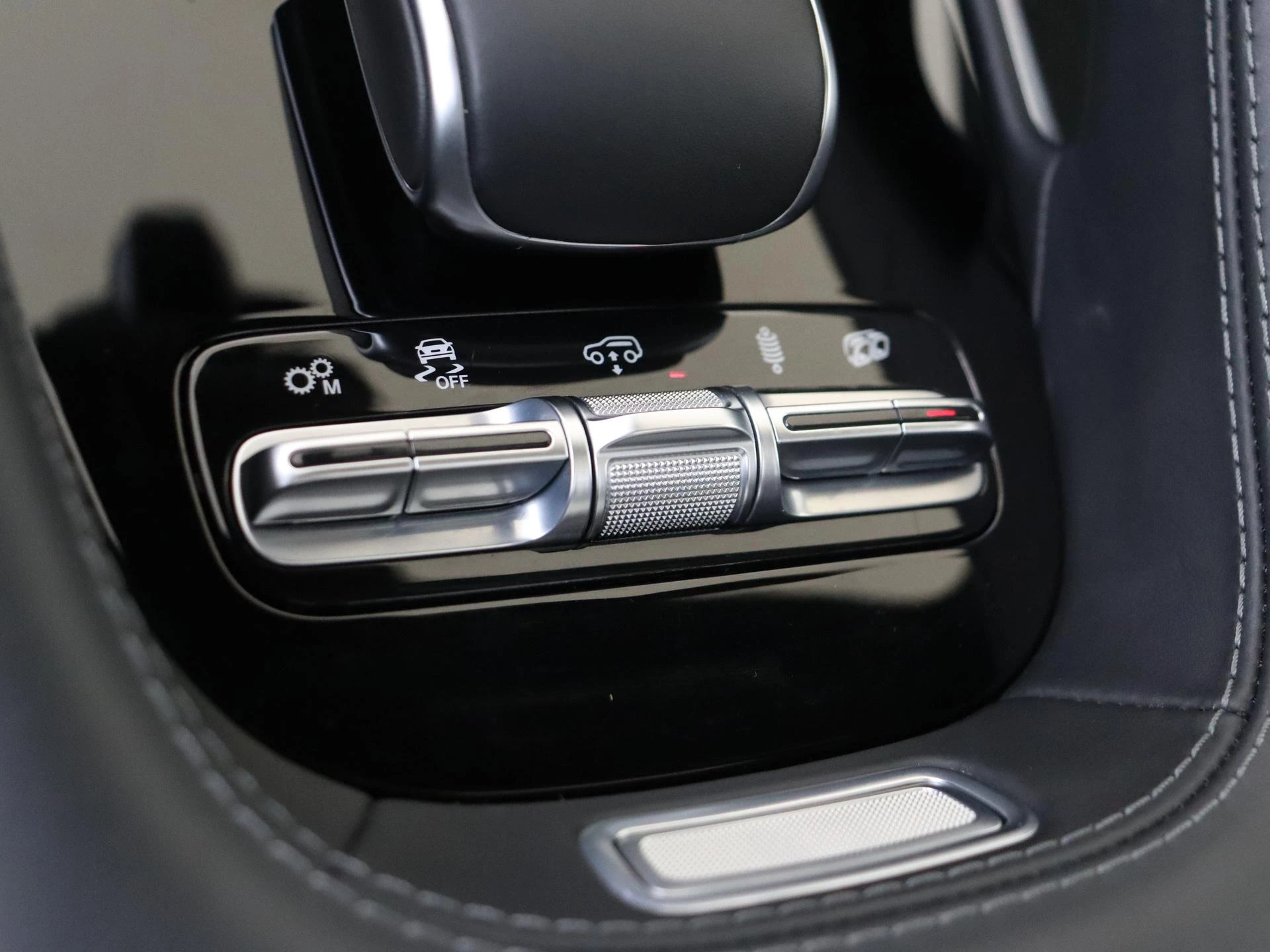 Mercedes-Benz-GLE-image-29