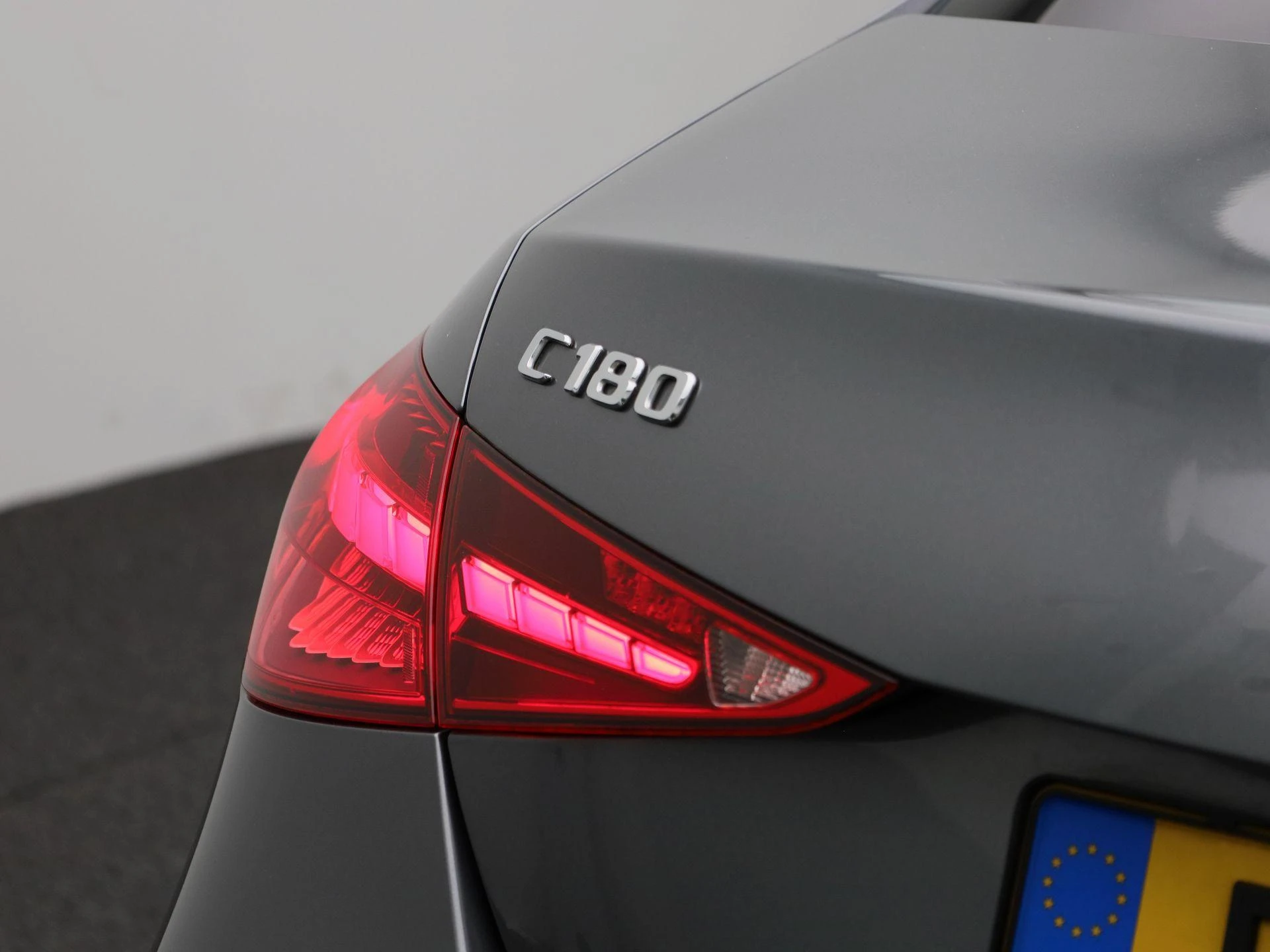 Mercedes-Benz-C-Klasse-image-41