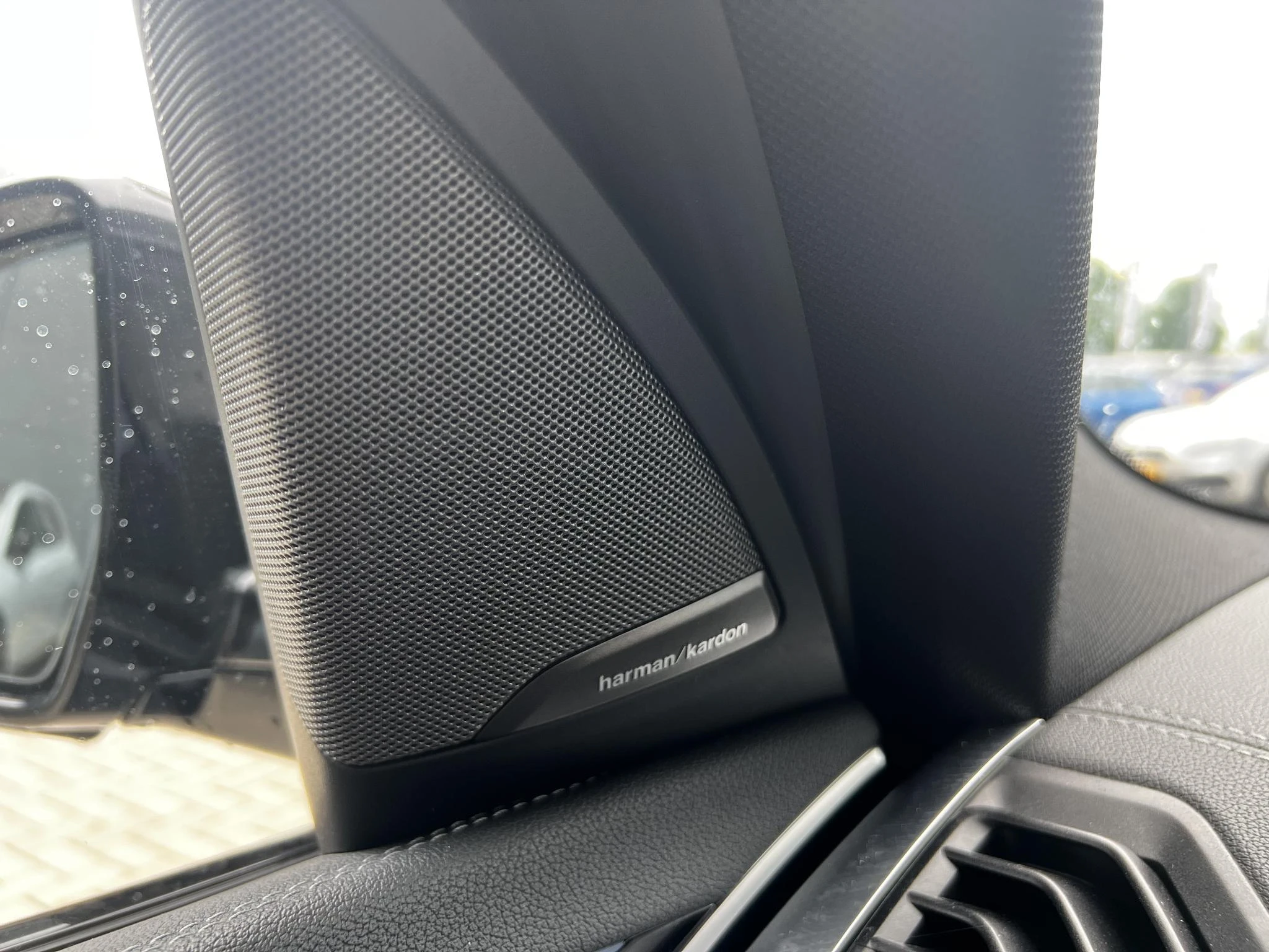 BMW-iX3-image-6