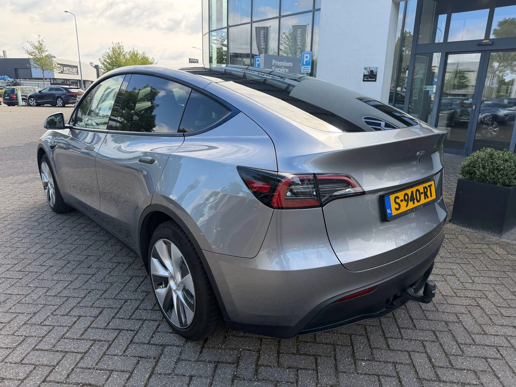 Tesla-Model Y-image-9