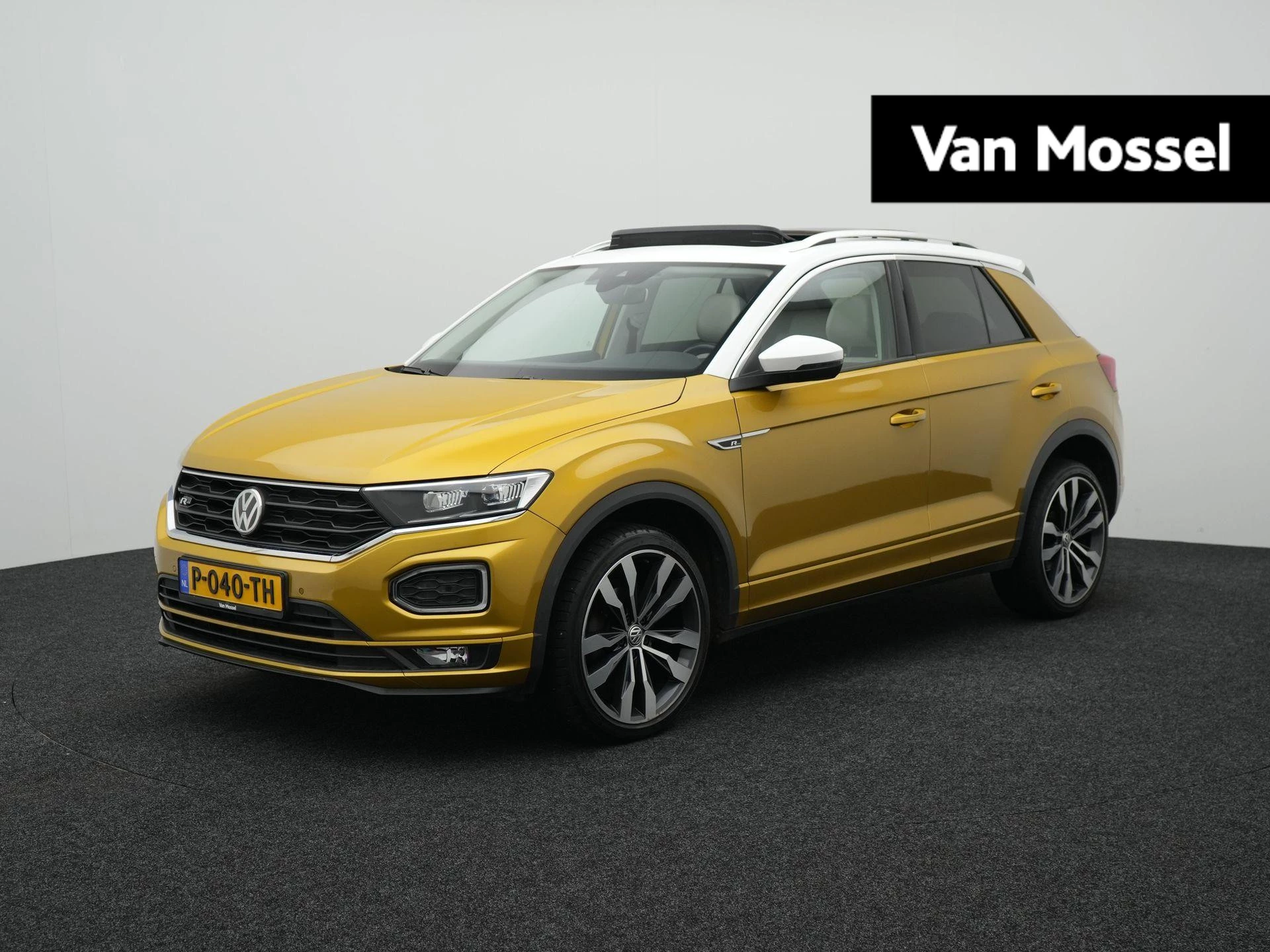 Volkswagen-T-Roc-image-0