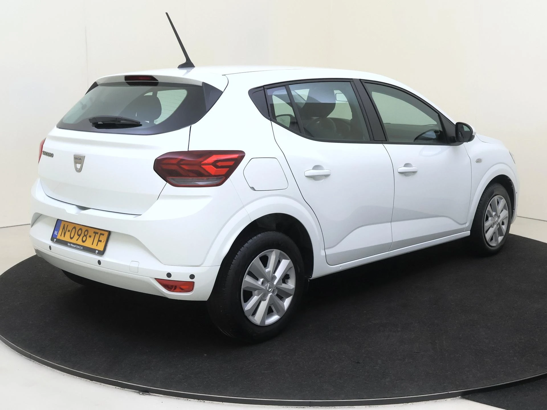 Dacia-Sandero-image-3