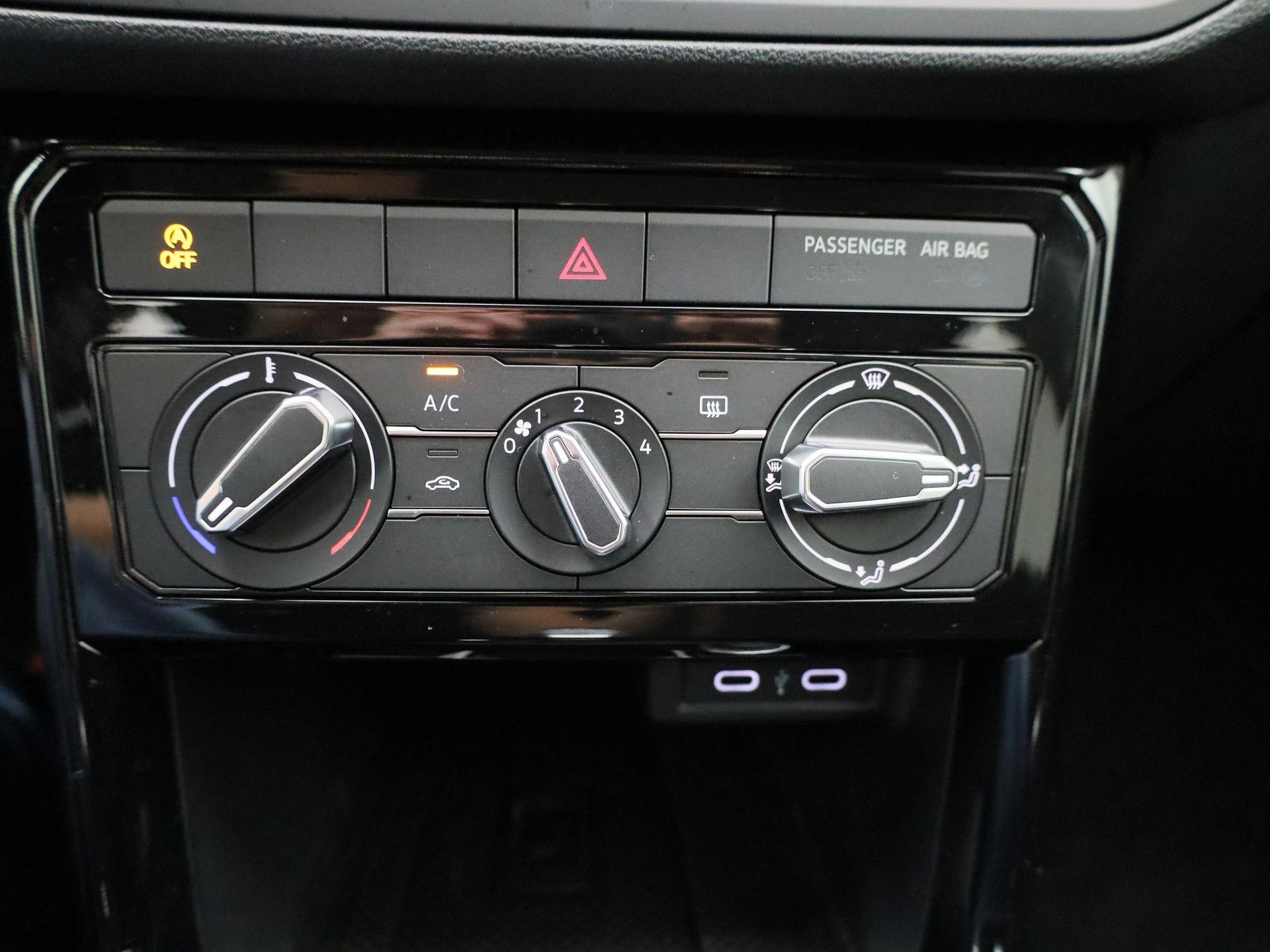 Volkswagen-T-Cross-image-21