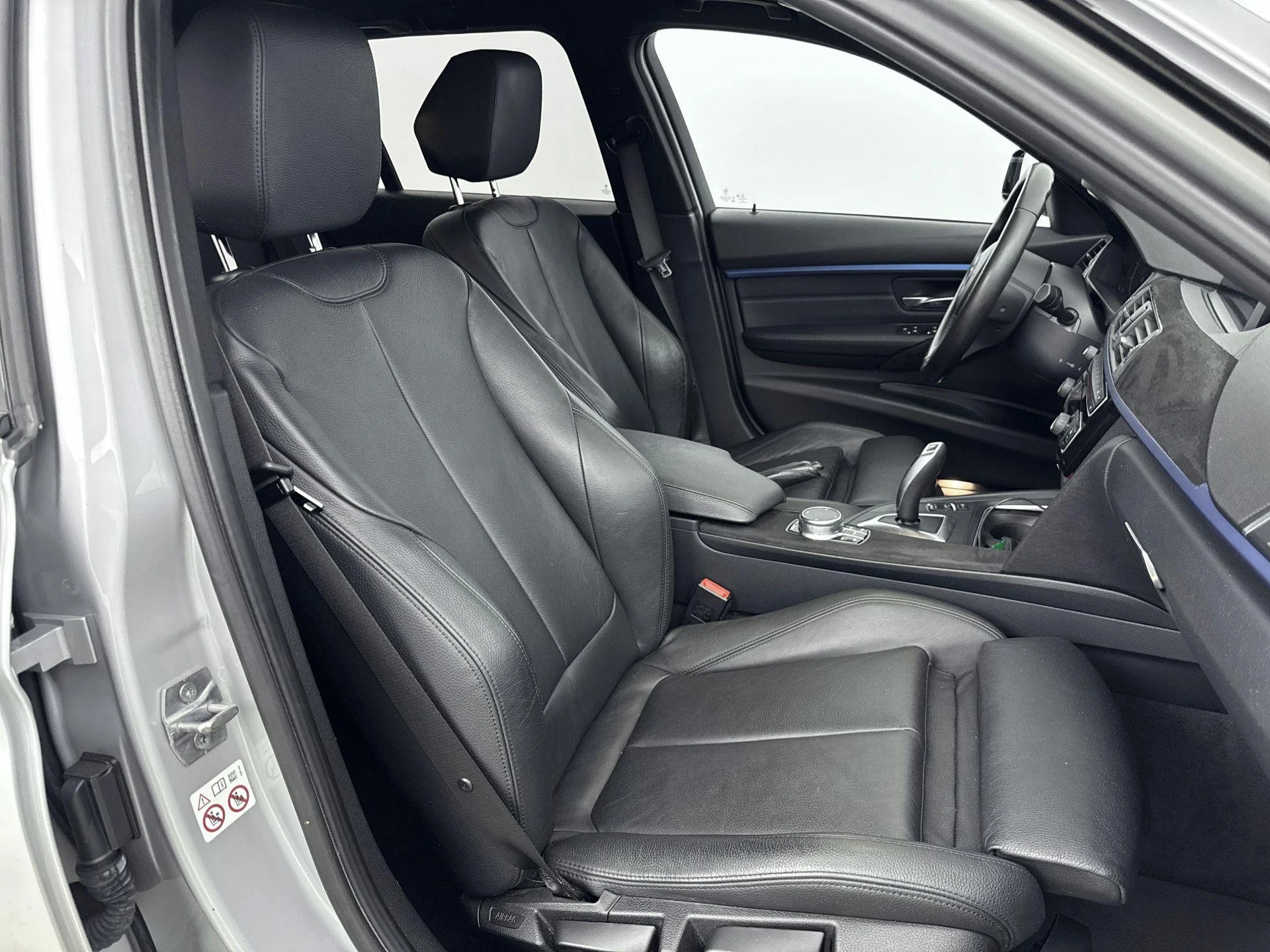BMW-3 Serie-image-23