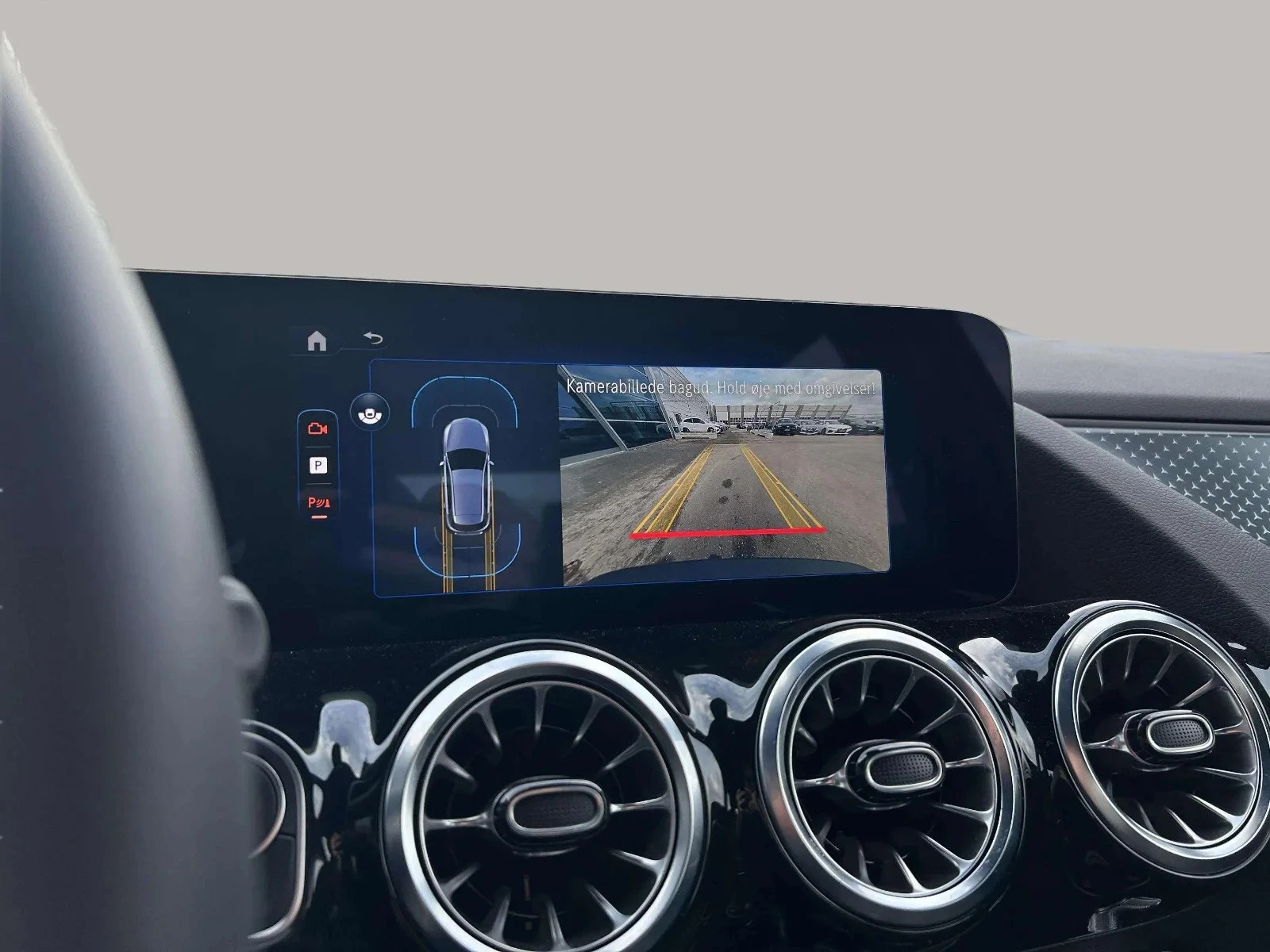 Mercedes-Benz-EQA-image-18