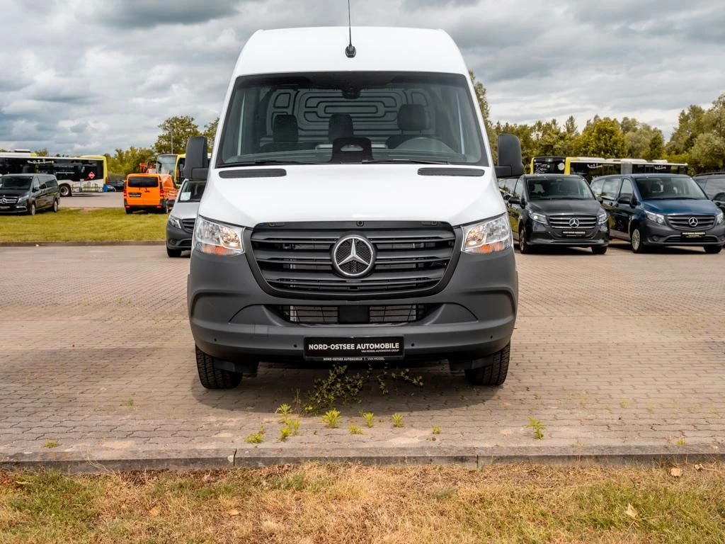 Mercedes-Benz-Sprinter 317-image-3