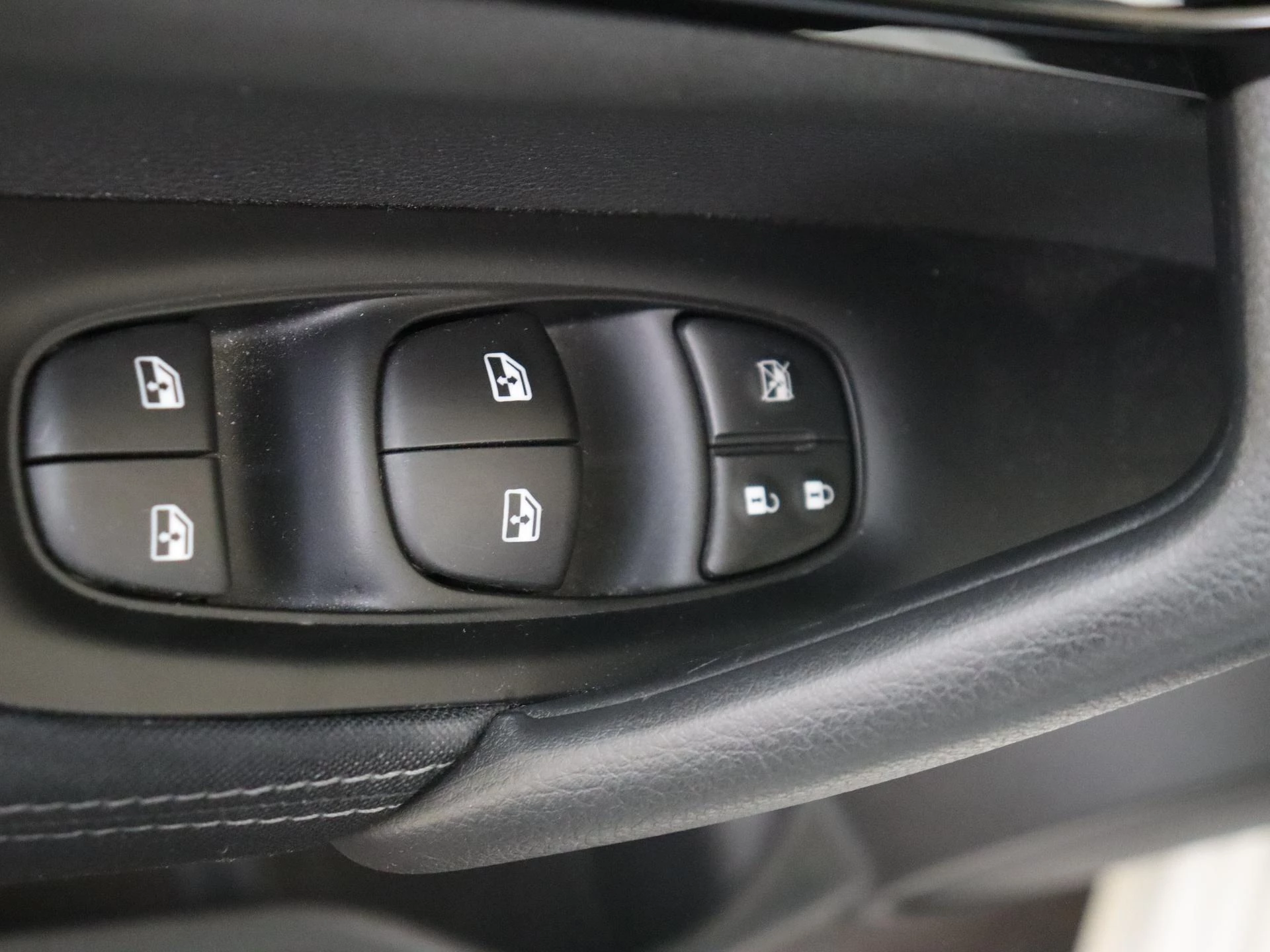 Nissan QASHQAI 1.3 DIG-T Design Edition