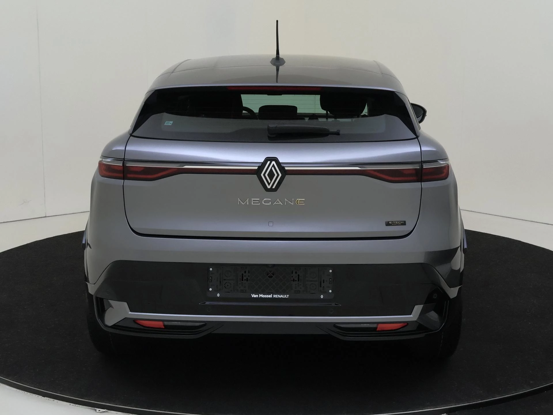 Renault-Megane E-Tech-image-7