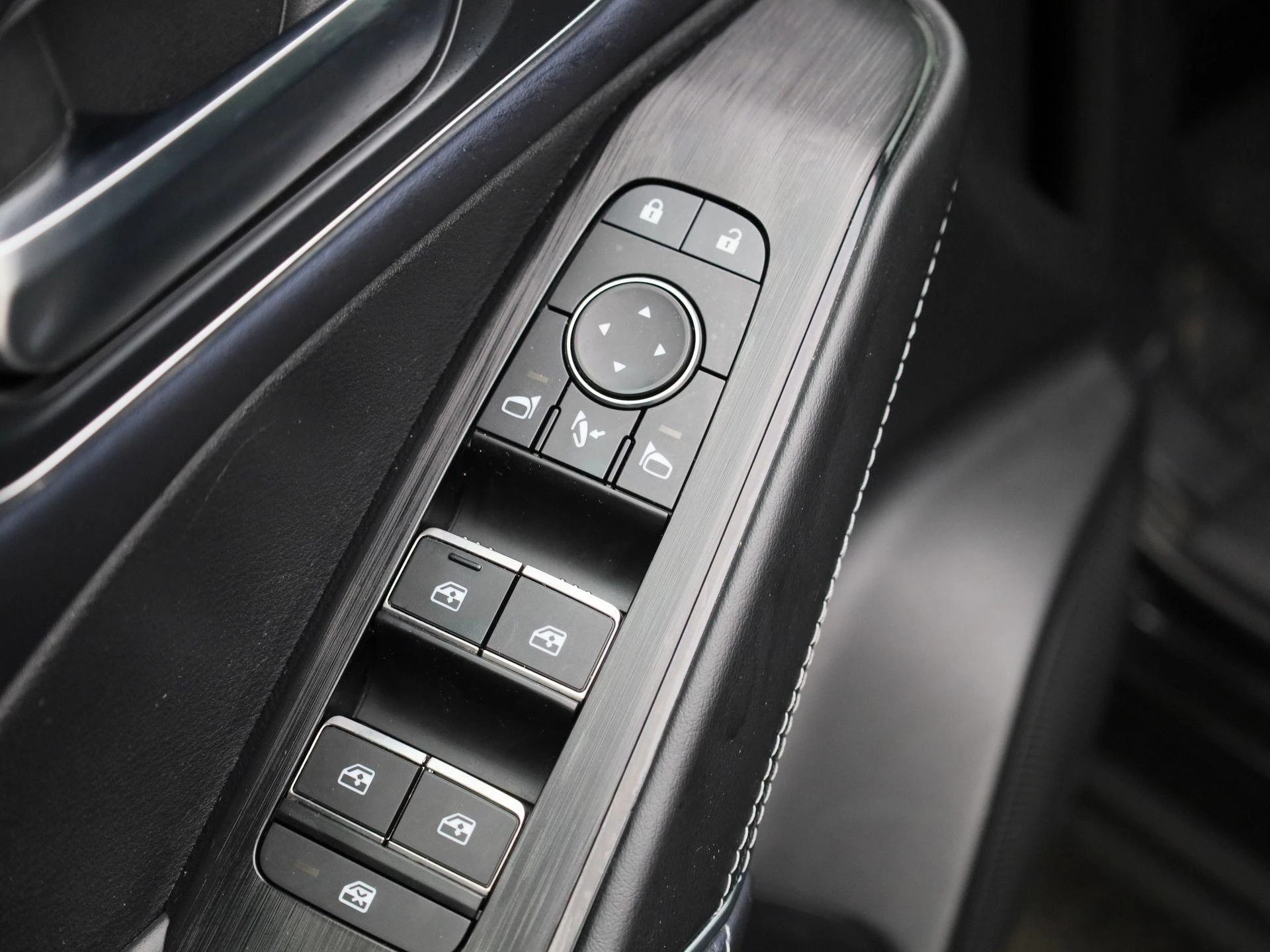 Nissan-QASHQAI-image-35