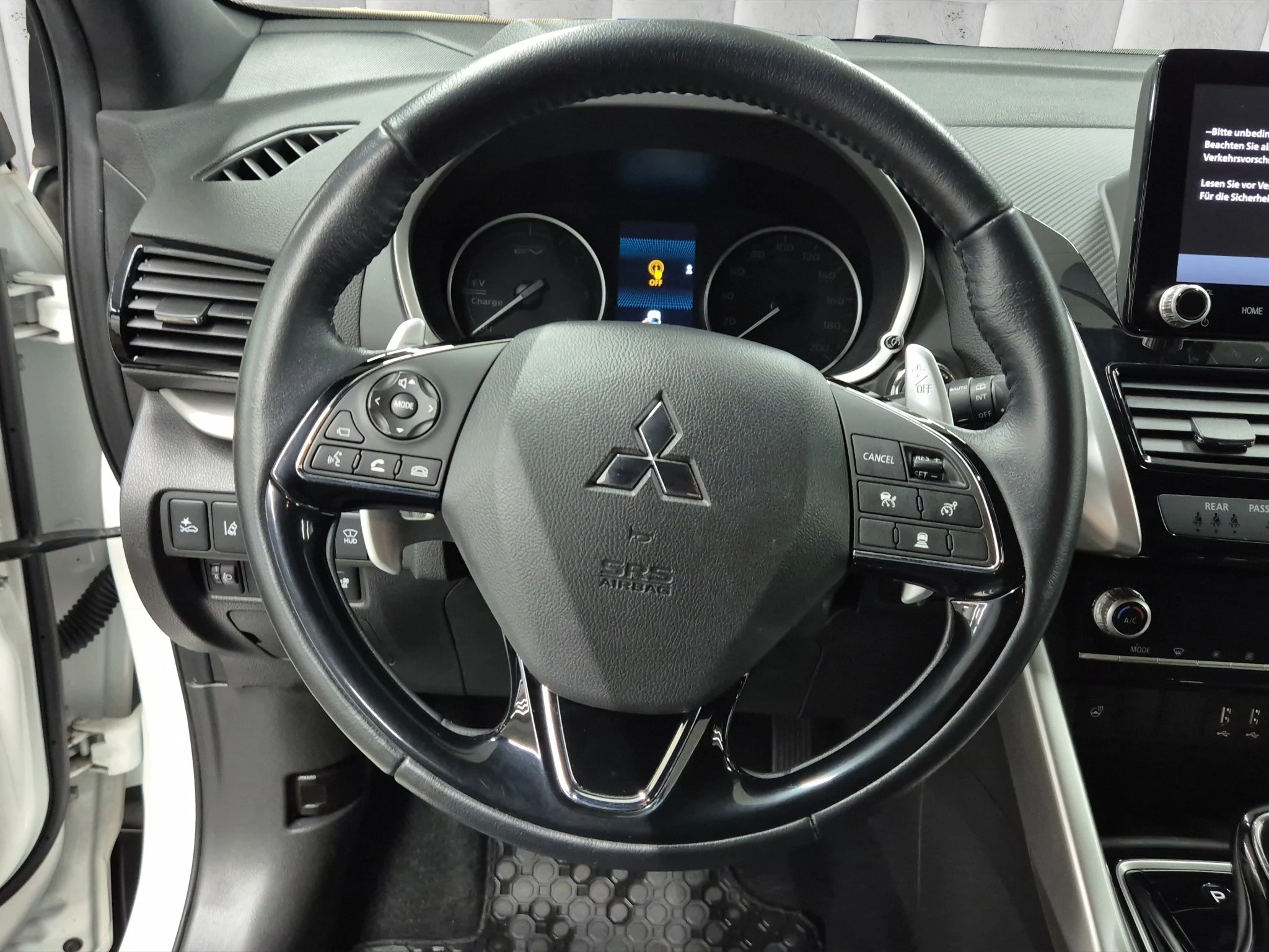 Mitsubishi Eclipse Cross 2.4 MIVEC Eclipse Cross Hybrid INTRO