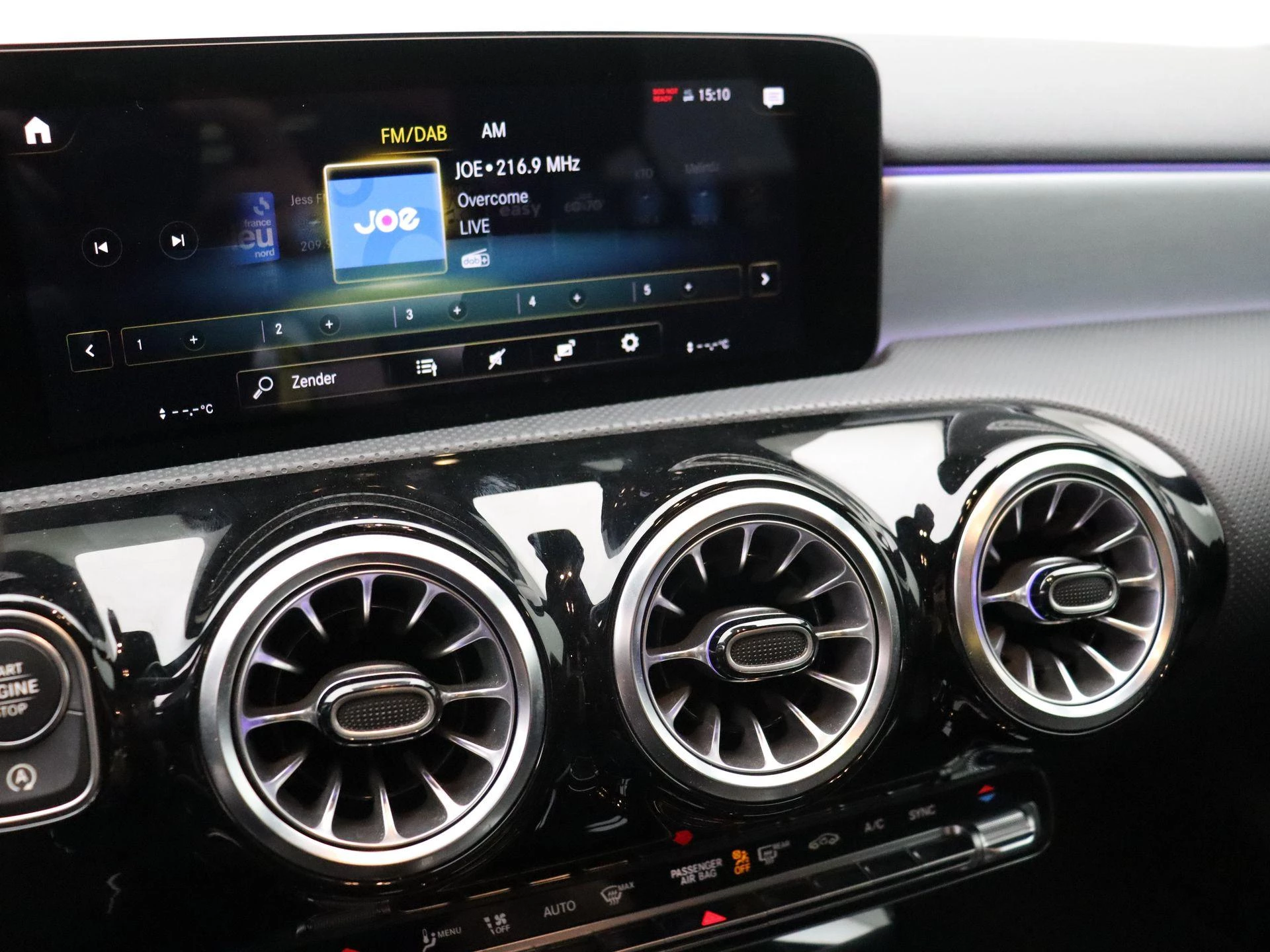 Mercedes-Benz Classe A 180 AMG Line Sedan + NIGHTPAKKET + LED + CAMERA +
