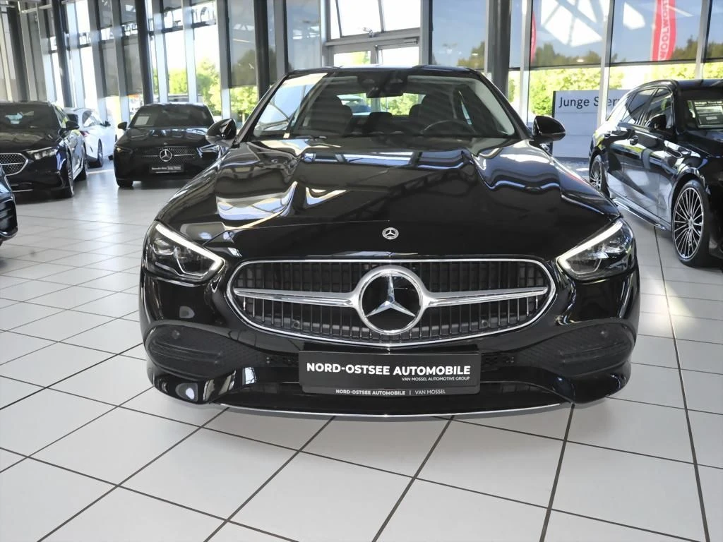 Mercedes-Benz-C-Klasse 180-image-3