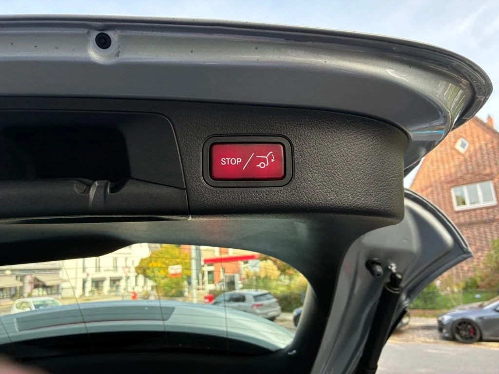 Mercedes-Benz-GLA 200 d-image-19