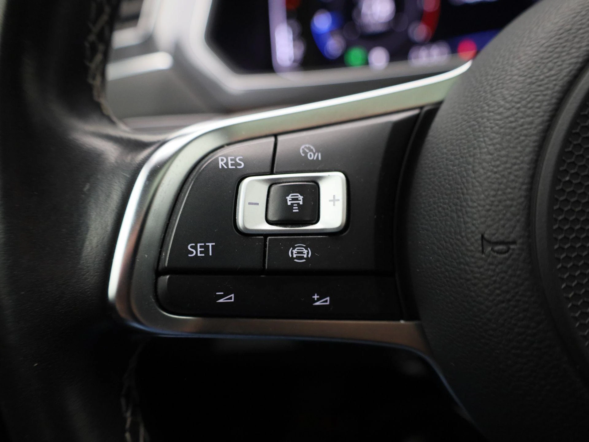 Volkswagen-Tiguan Allspace-image-20