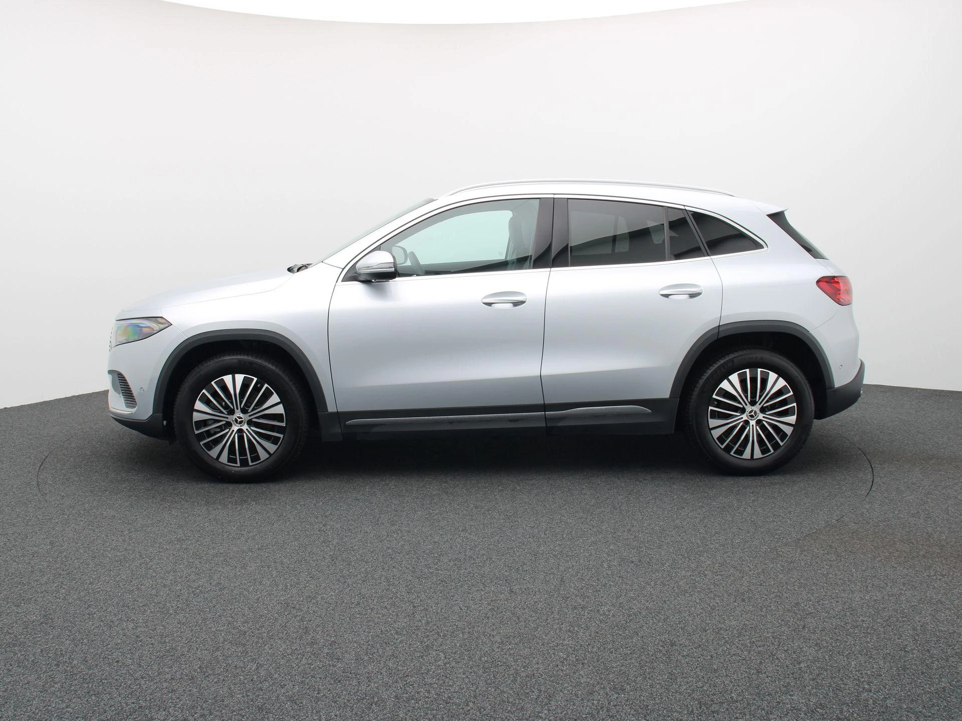 Mercedes-Benz EQA 250+ Business Line