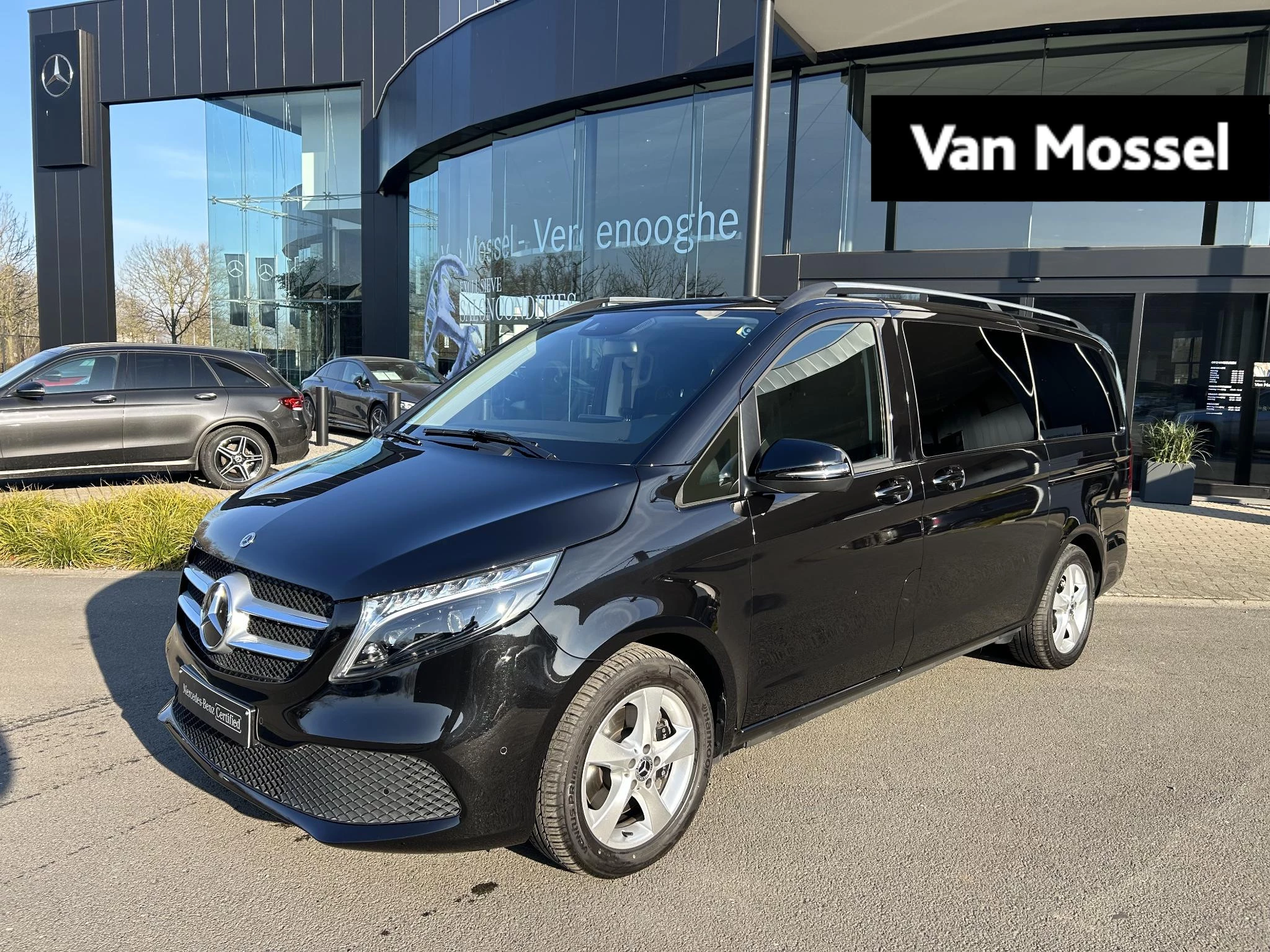 Mercedes-Benz-V-Klasse-image-0