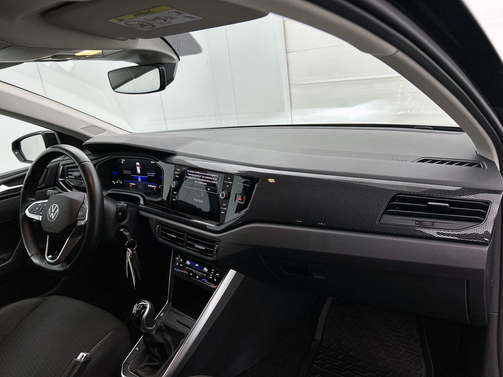 Volkswagen-Polo-image-17