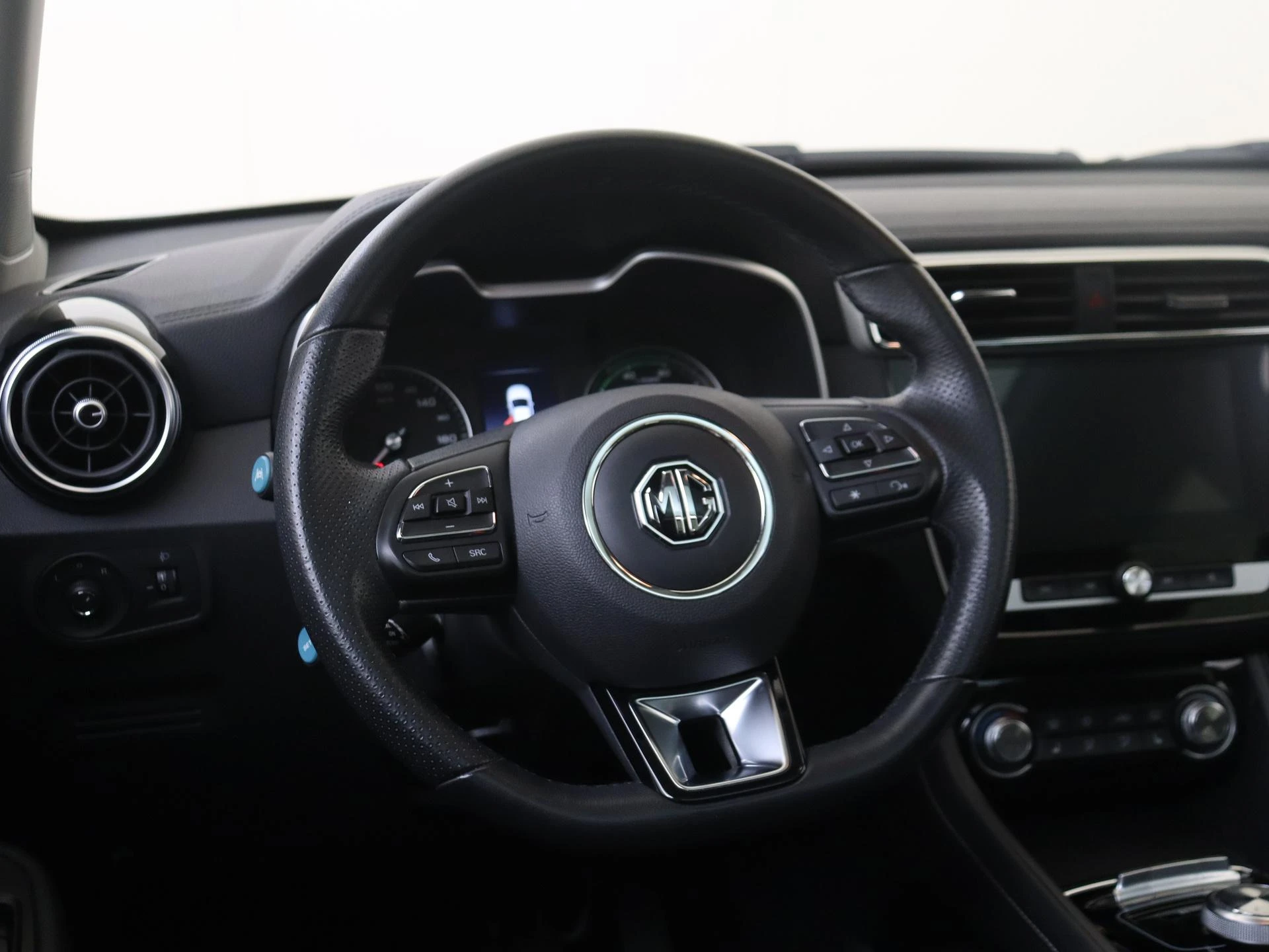 MG-ZS EV-image-11