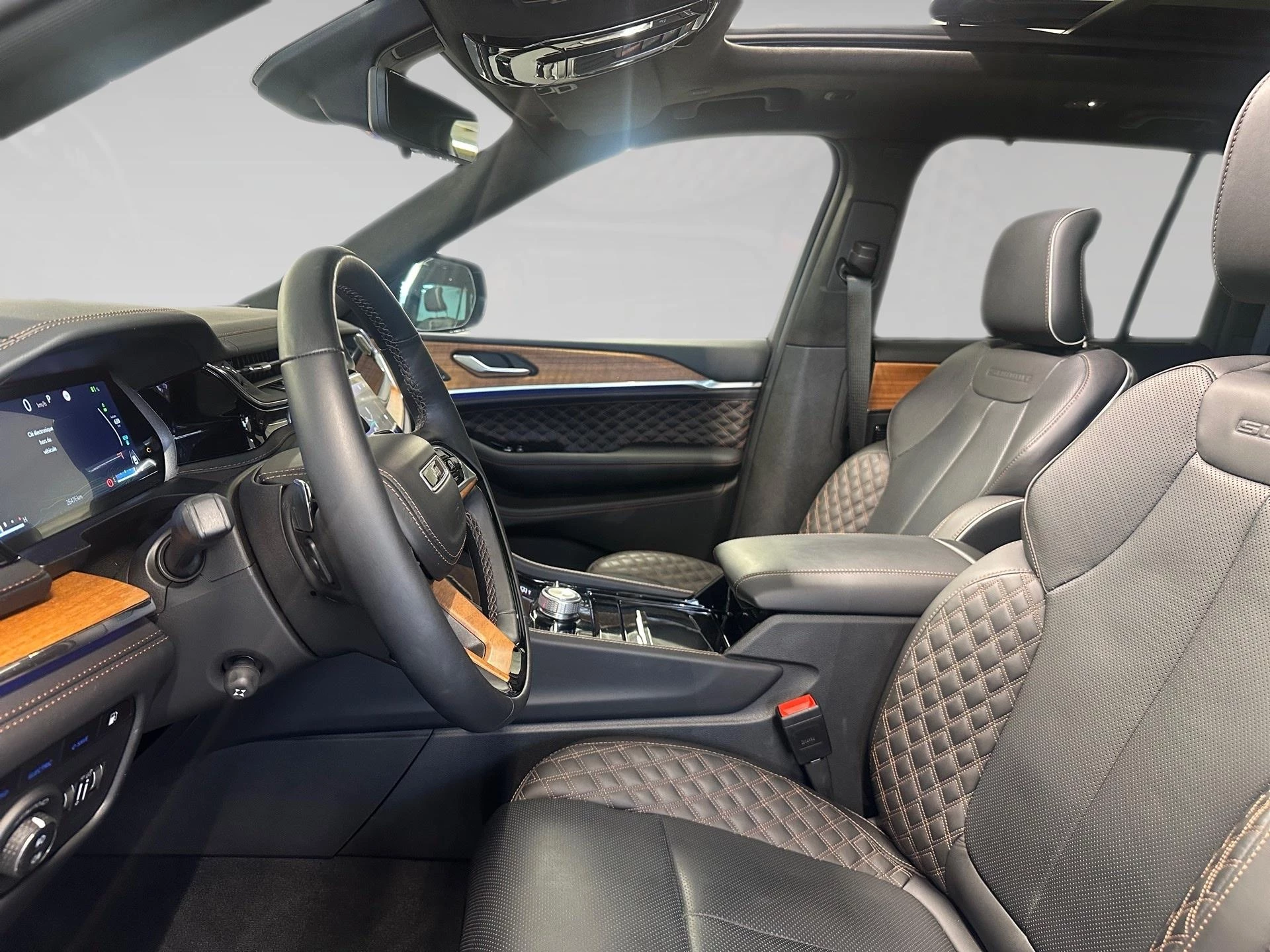 Jeep-Grand Cherokee-image-17