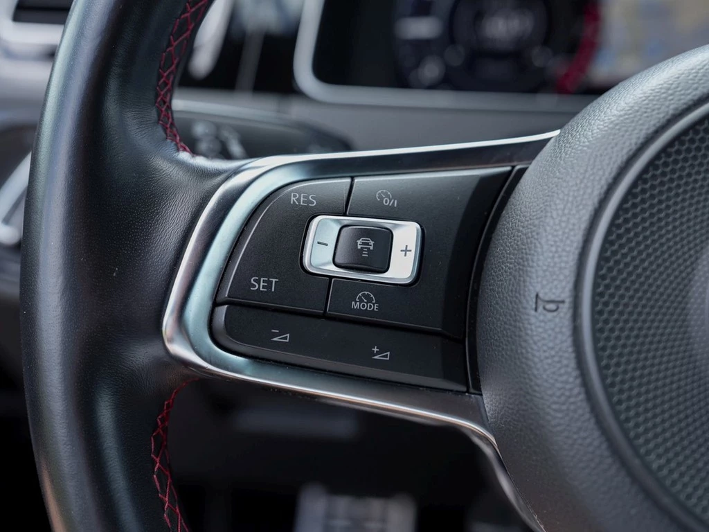 Volkswagen Golf 2.0 TSI GTI Performance 6-Gang Getriebe *LED*Navi*ACC*DYNAUDIO-Sound*DAB*Digi-Cockpit*18"Alufle