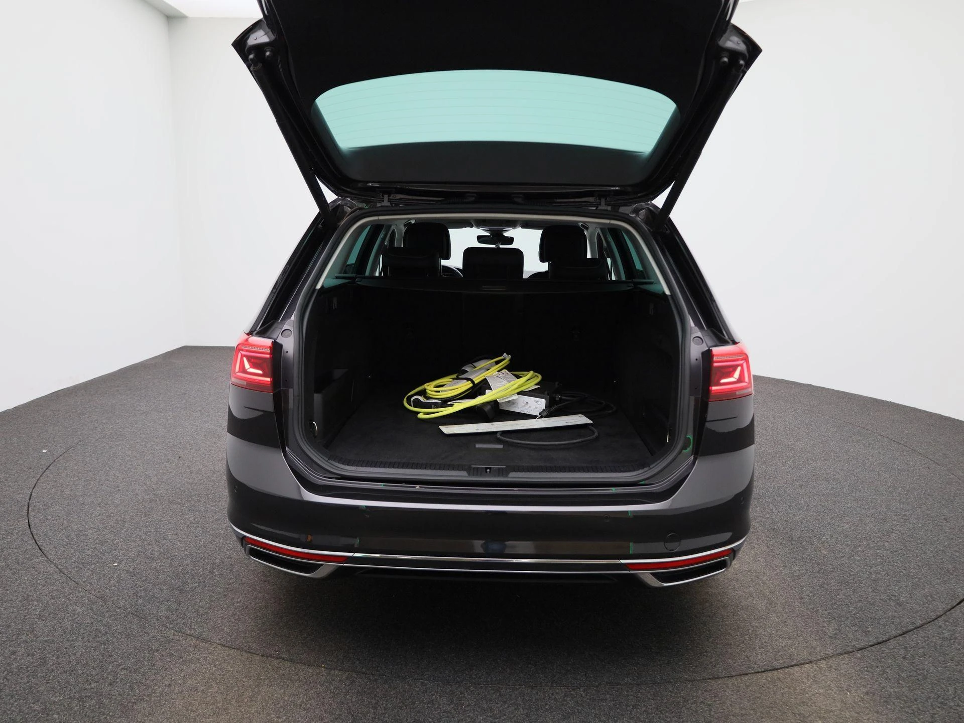 Volkswagen-Passat-image-10